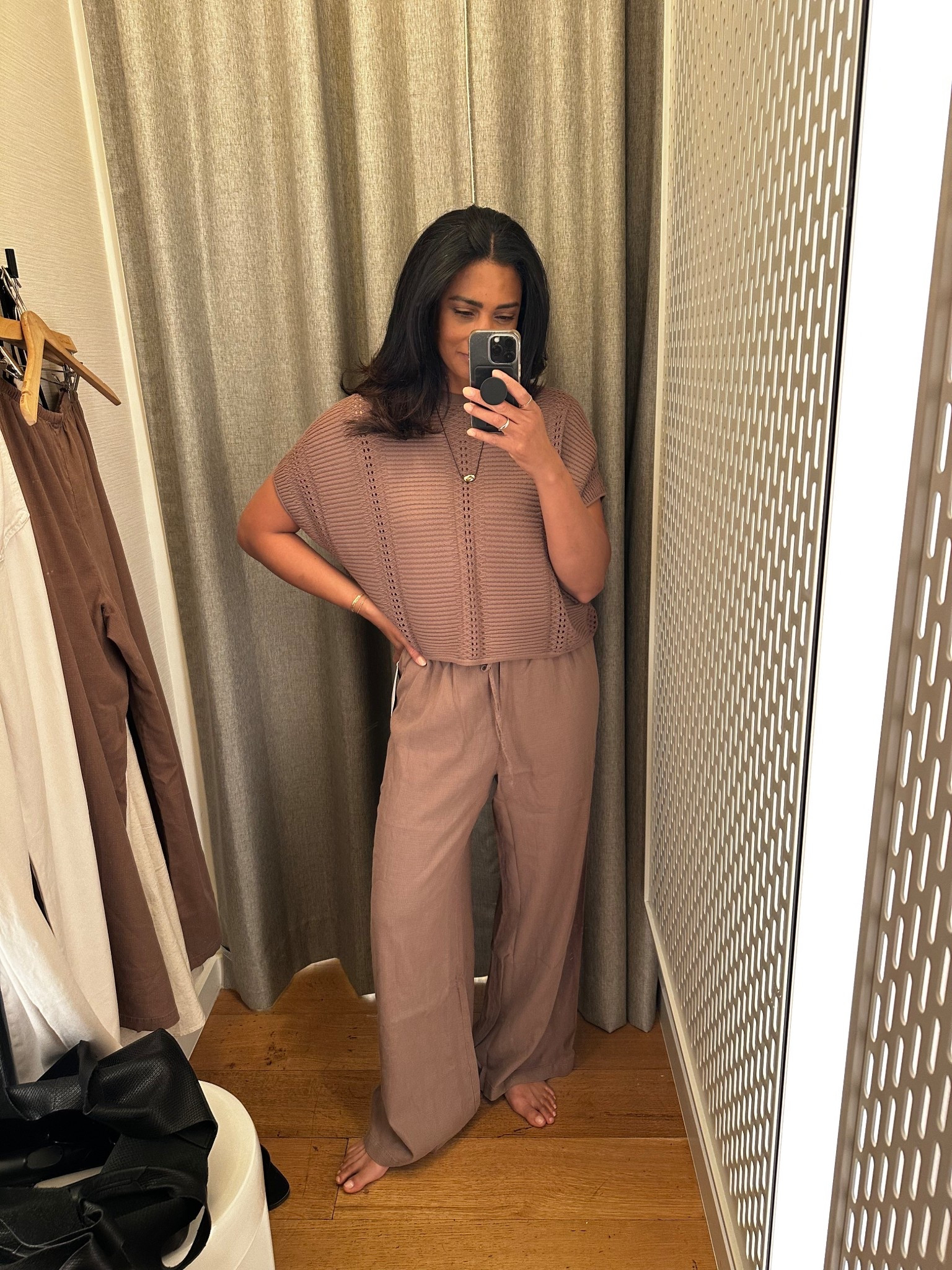 I’m obsessed with this neutral outfit!! These pants are so comfy and best sellers!! Both fit true to size.

30% off with code FAMLOVE

