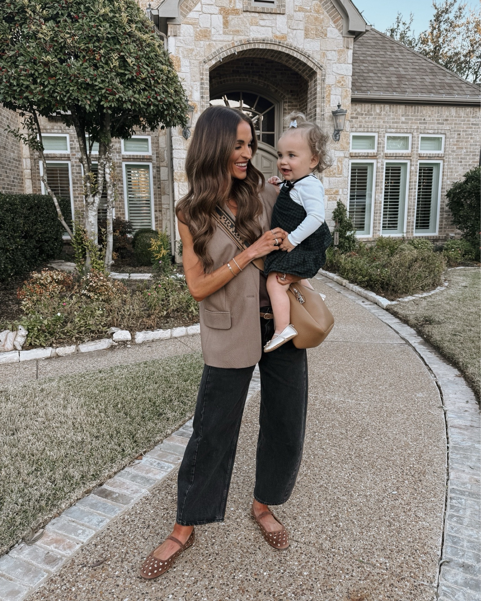 barrel jeans on sale today! 💕


#jeans #denim #sale #abercrombie

#LTKSaleAlert