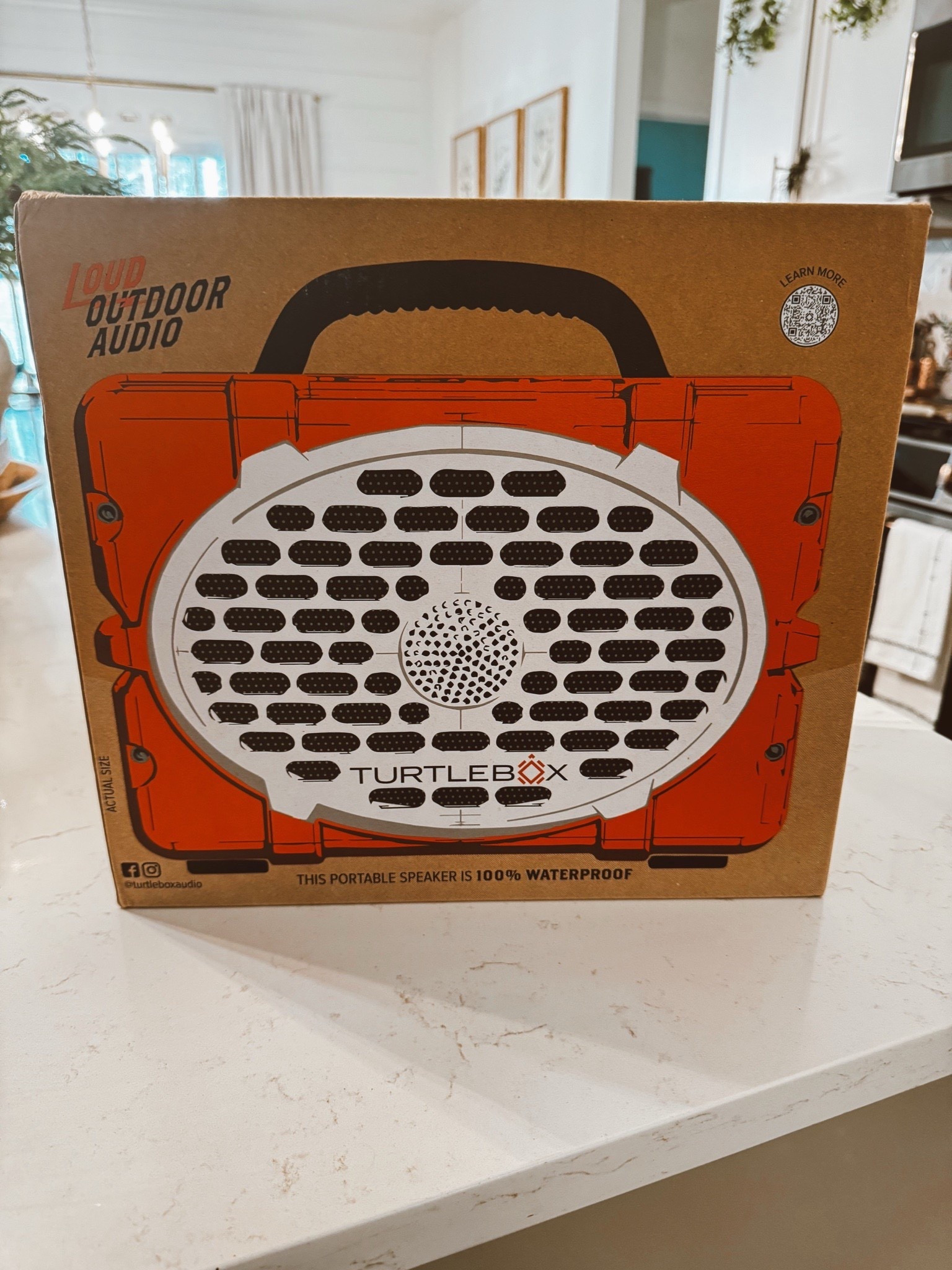 Amazon Christmas has started to arrive. Both boys wanted this salad box to share for their apartment and tailgating. I found it in orange on Amazon so many different colors. Excited to find it there! 

#LTKHoliday #LTKSeasonal #LTKCyberWeek