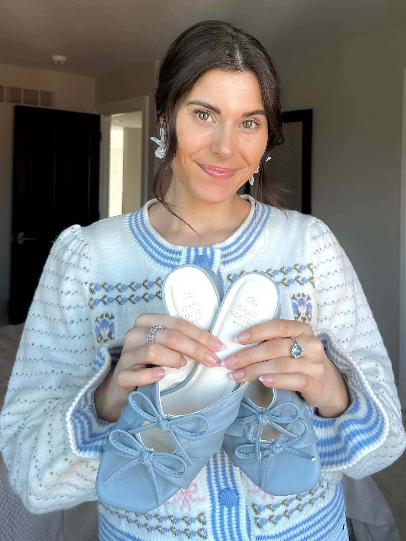 Styling my entire outfit around my newest @oasissocietyshoes ~ The Emeralds 🎀👡

I’m loving these sandals for Spring! The double bows are so cute and the baby blue color is stunning. I think they pair perfectly with this bow cardigan & floral statement earrings! 

Shop my @oasissocietyshoes sandals at the links below! 

#ad #oasissociety #shoes #sandals #style #bows #styleblogger #liketkit #shopltk #springstyle #sweetcarolinecollection

#LTKSeasonal #LTKfindsunder100 #LTKshoecrush