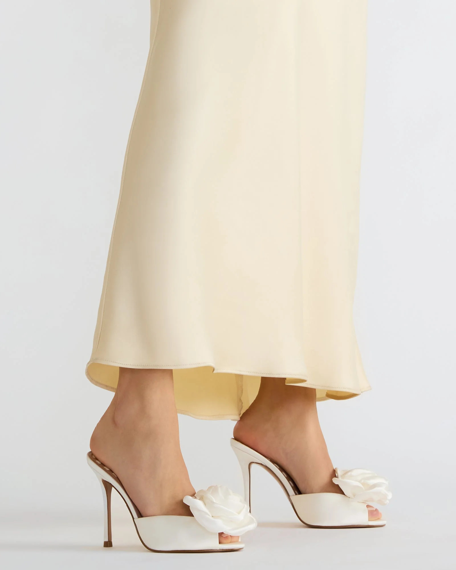 PRIYA Flower Ivory Satin Mule Women's Heel | Steve Madden (US)