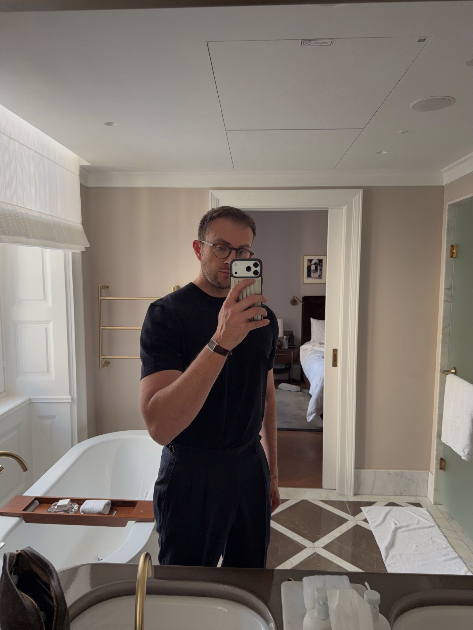 Navy is my favorite color 

#LTKstyletip #LTKjeans #LTKherren