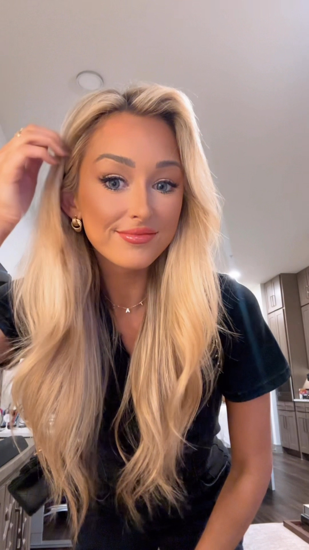 This black denim romper!!! 🖤 will be wearing this all fall. Comes in many colors and regular denim! 