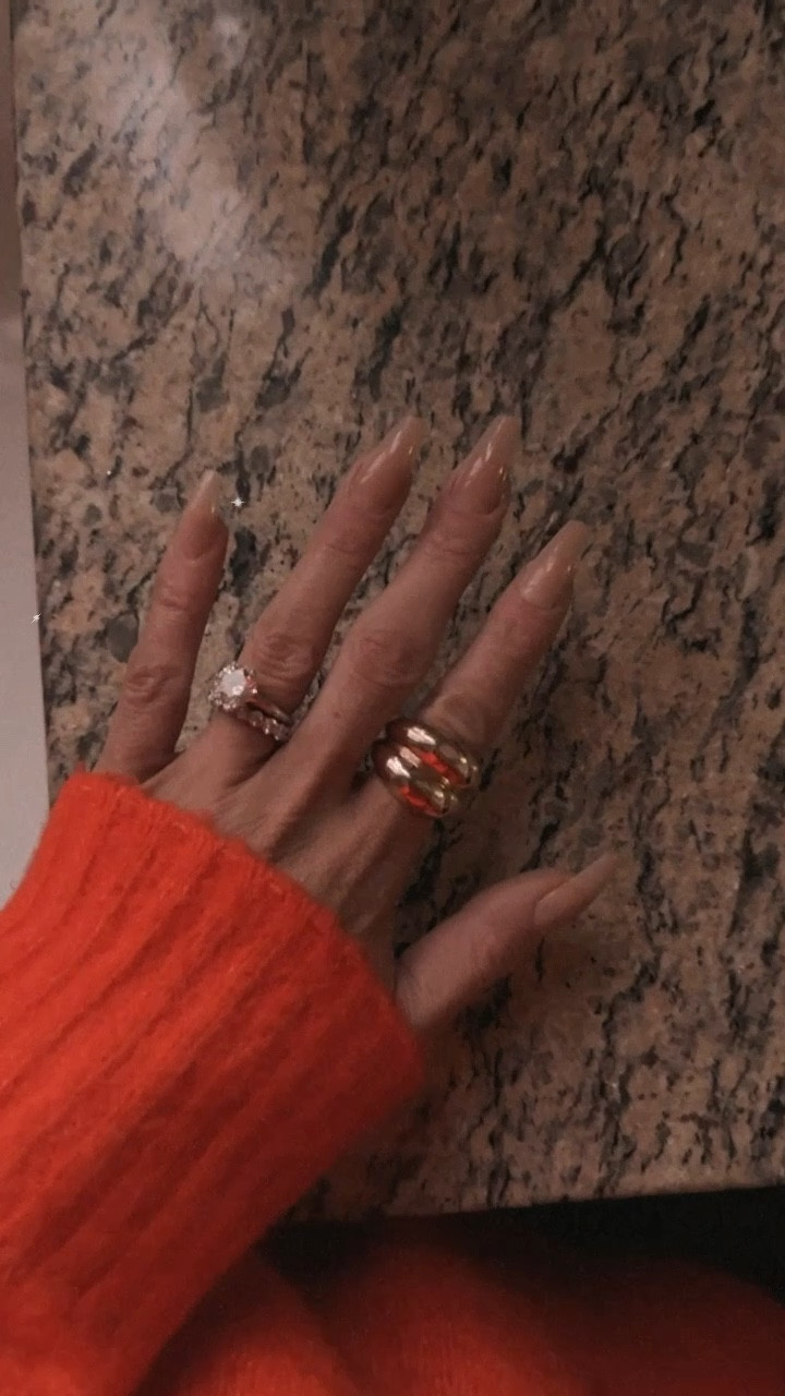 Beautiful #nude #bare #kissusa #pressonnails 

#LTKstyletip #LTKFind #LTKbeauty