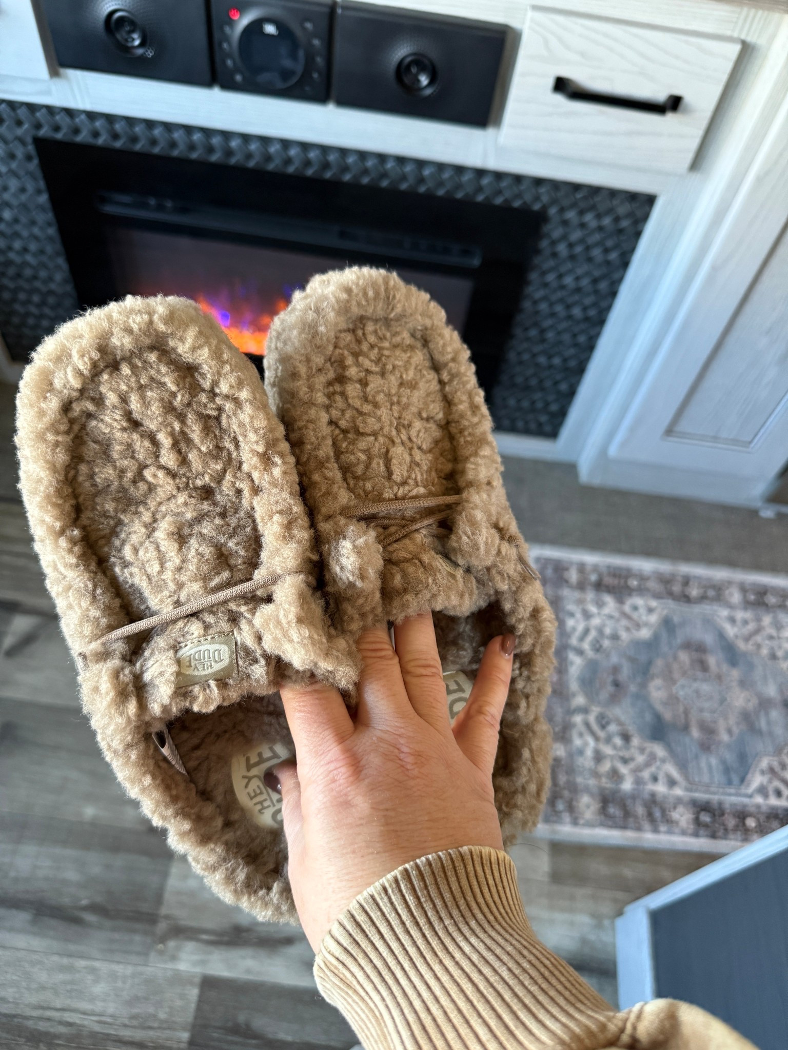 The coziest slippers! 

#LTKHoliday #LTKGiftGuide