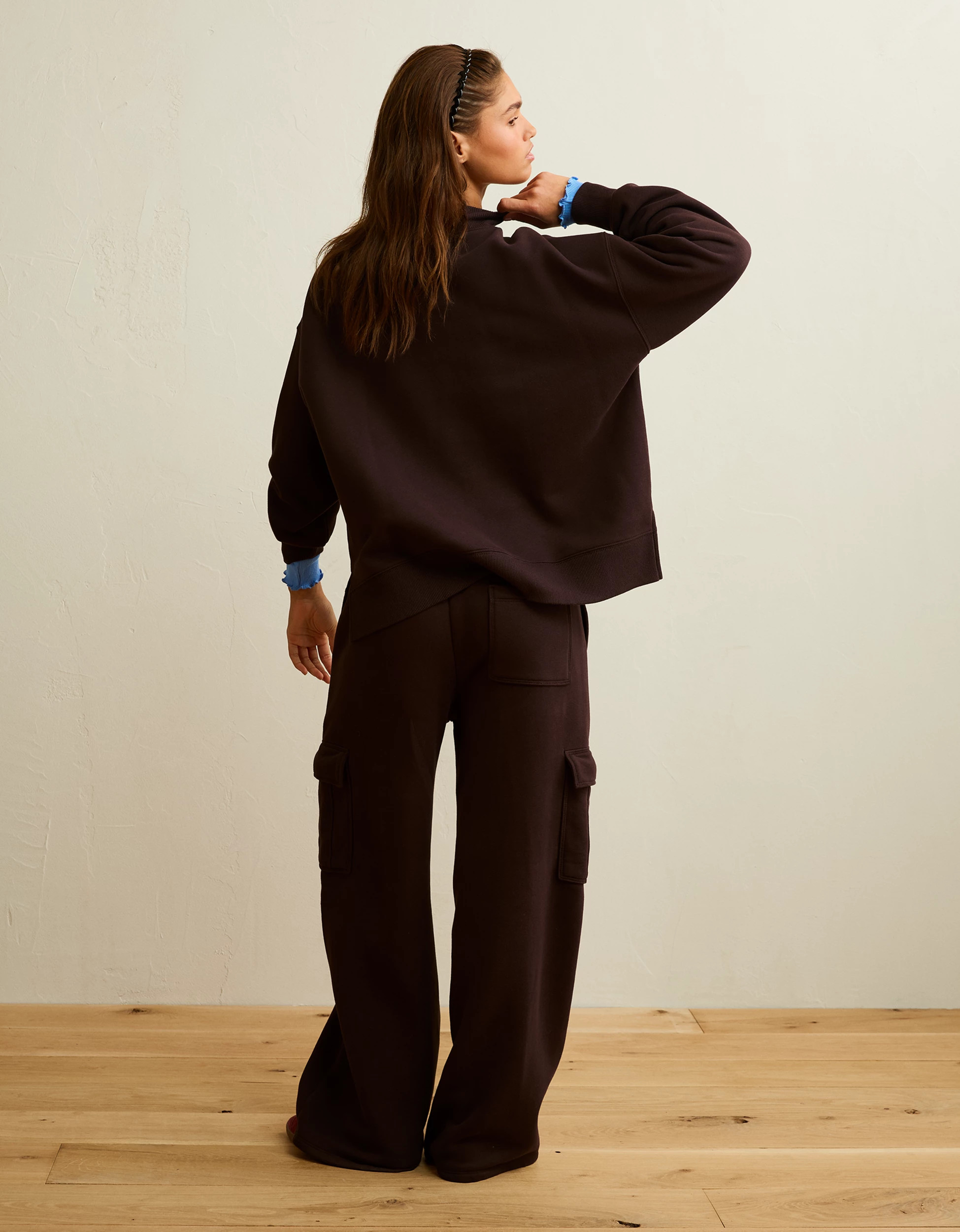AE Everyday Luxe Cargo Wide-Leg Sweatpant | American Eagle Outfitters (US & CA)