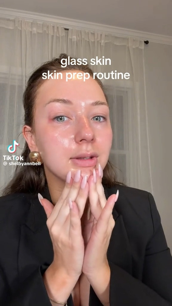 Glass skin 

#skincare #skinprep #affordableskincare

#LTKgrwm #LTKmorningroutine #LTKBeauty
