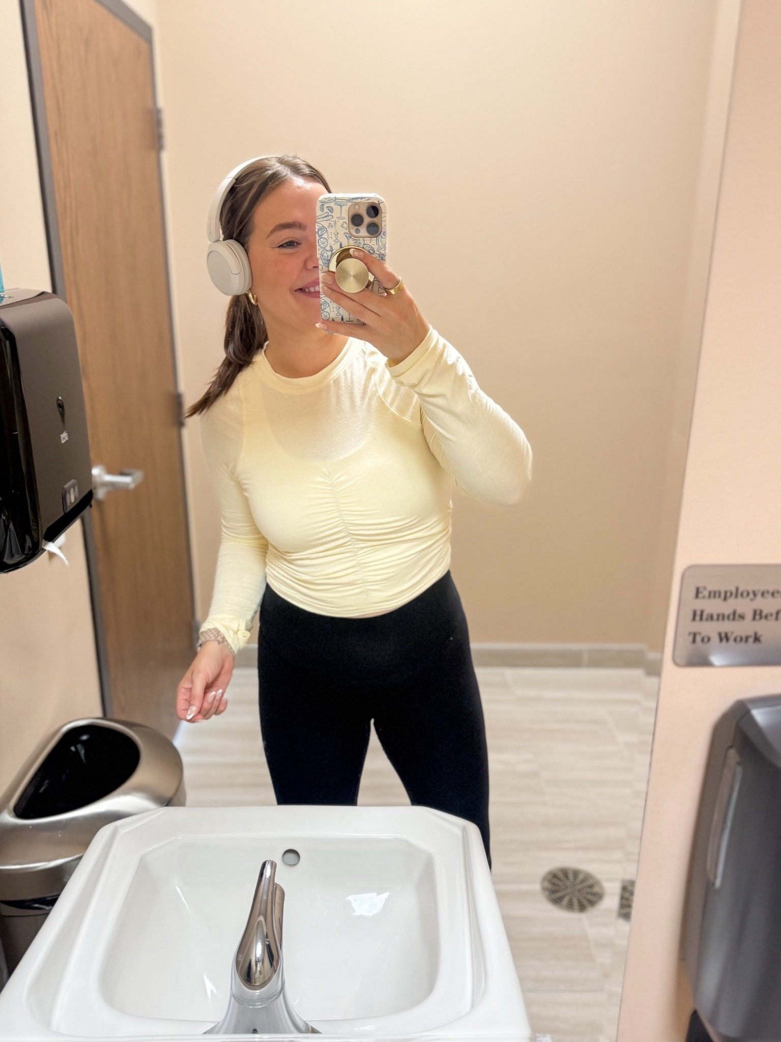 Workout top / size large

#LTKmomlife #LTKfitnessgoals #LTKselfcare