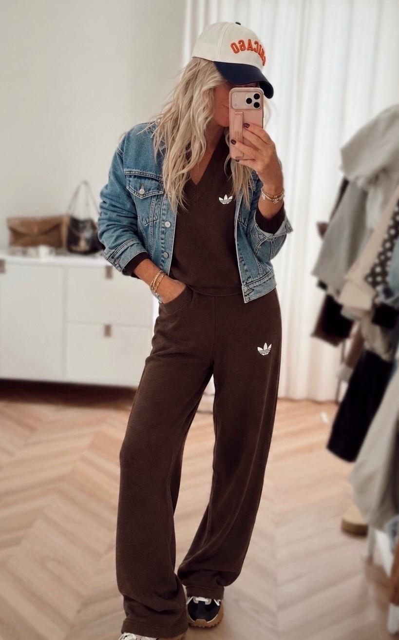 Just IN! 🤎🍂

Sweat set. Denim jacket. Fall style. Fall outfit. Sneakers.

#LTKootd #LTKSeasonal #LTKActive