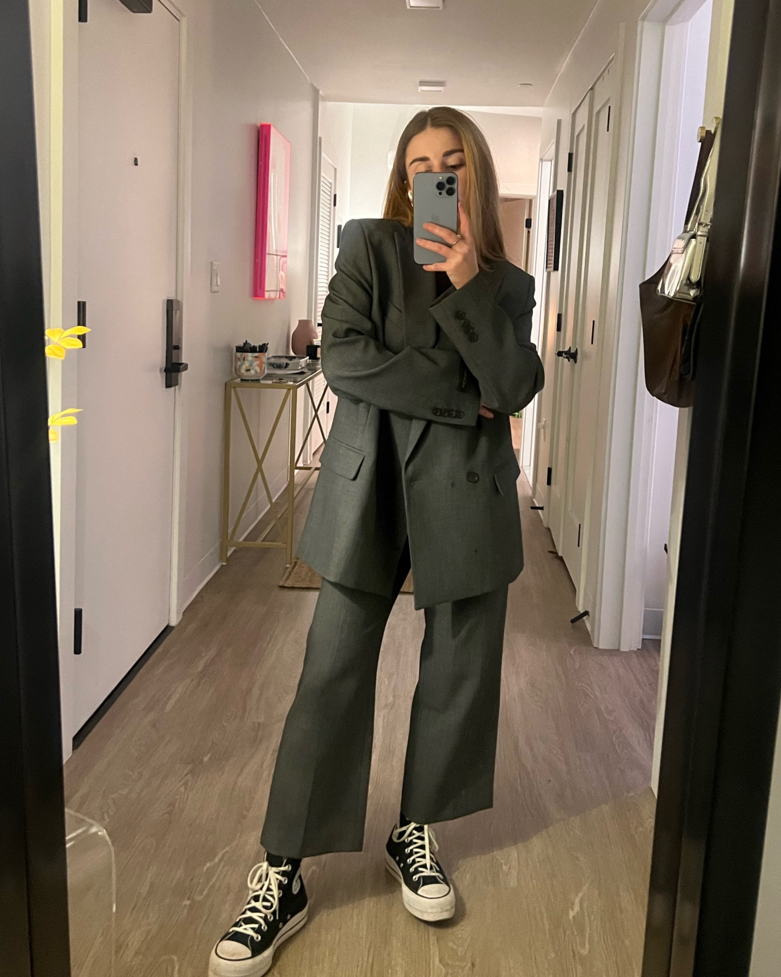 ARITZIA SUIT
🔗 Babaton Millions Blazer in heather dark grey ➡️ wearing size small 
🔗Babaton Agency Crop Pants in heather dark grey ➡️ wearing size 2

#LTKworkwear