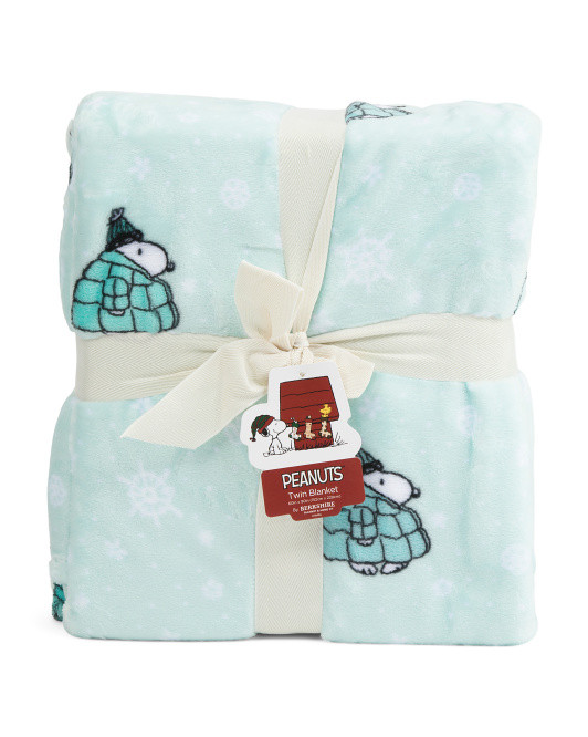 Snoopy Snowflake Puffer Blanket | TJ Maxx