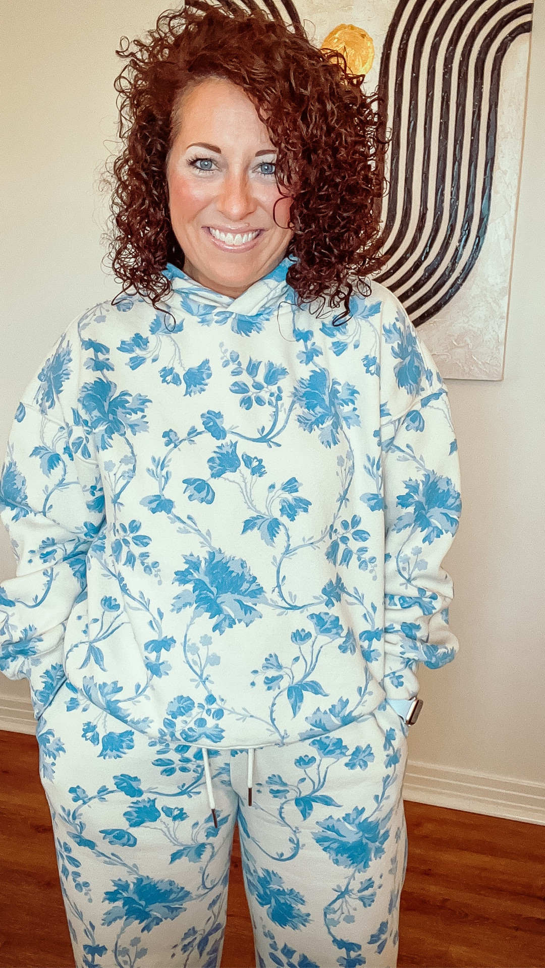 Sunday sweats but make it spring 🤍💙 When Alabama decides to go from 70° to 30° in one day, this @abercrombie Sunday set is what I’m reaching for every time. Cozy, cute, and still feels put together for school drop-offs, errands, or staying cozy inside. Linking my set in similar prints here! ✨

#LTKSaleAlert #LTKmomlife #LTKootd