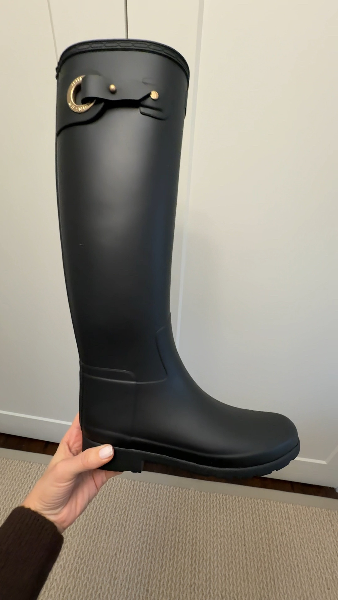 In love with these sleek looking Hunter boots.  On sale + extra 20% off with code Welcome!   
They’re great for smaller calves.  If in between sizes - size up. 
I made the mistake of sizing down as with my other Hunter boots but these run small.  Need to exchange.  

#LTKCyberWeek #LTKSaleAlert #LTKShoeCrush