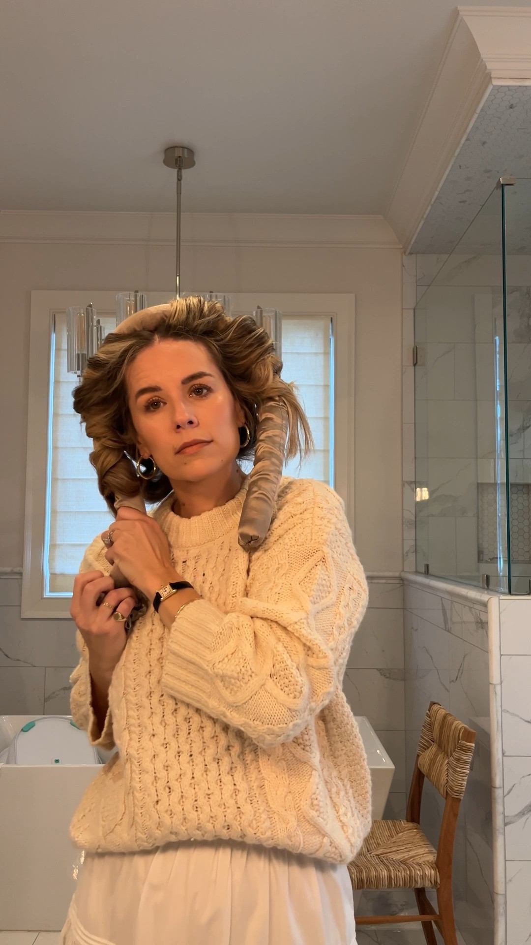 Three minutes to curl my hair for family photos 

#LTKHoliday #LTKmomlife