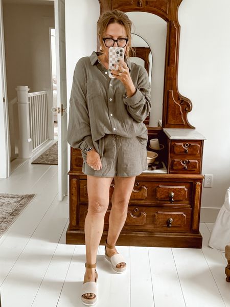 I cannot tell you how much I love this two-piece lounge set! It is so comfortable and makes the perfect work-from-home outfit. I wouldn’t hesitate to wear this out to run errands, though. #springfashion #workfromhomeoutfit #loungewear 

#LTKfindsunder50 #LTKmidsize