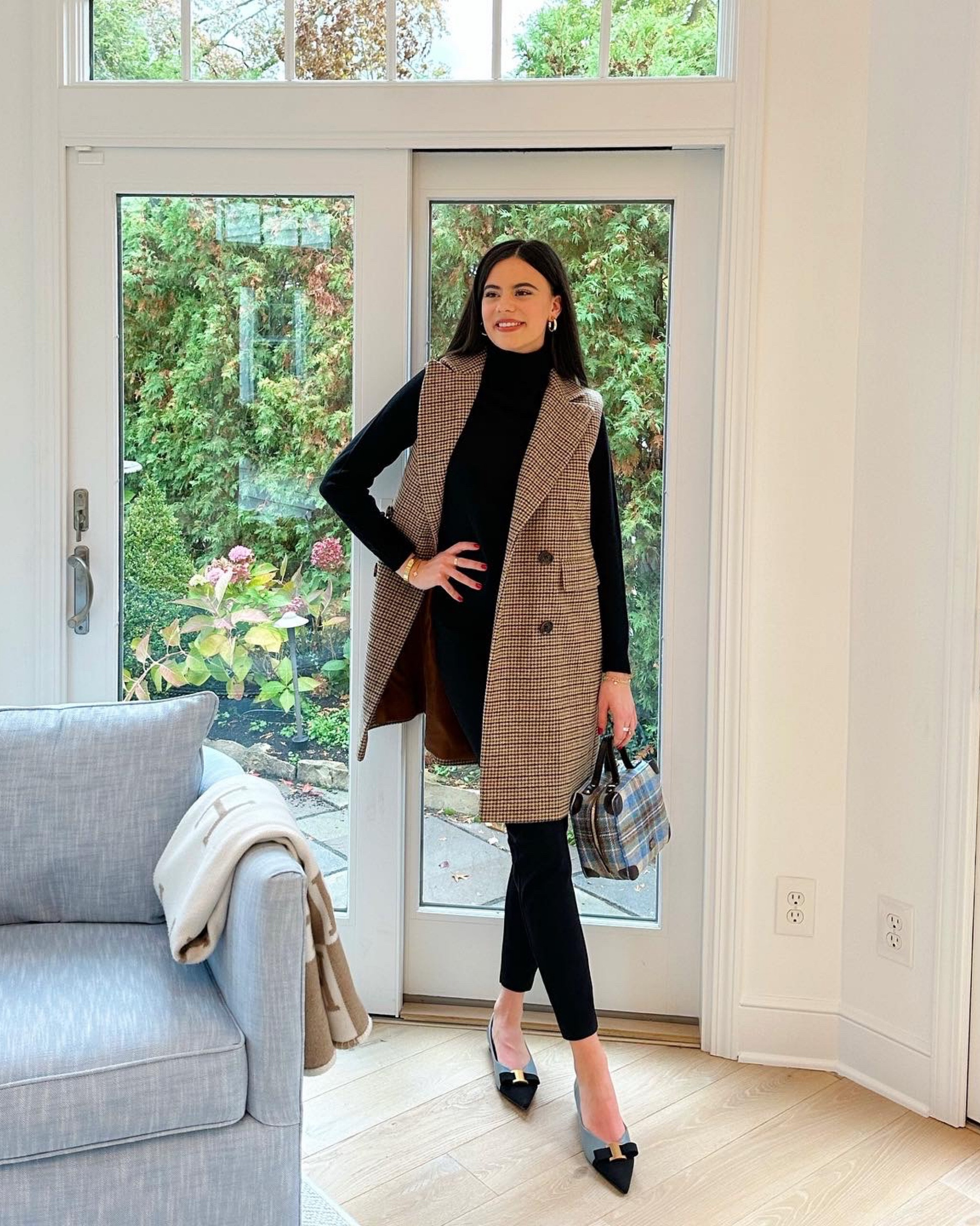 Chic fall look🖤 These darling flats are from Amazon! 

#LTKHolidaySale #LTKSeasonal #LTKHoliday