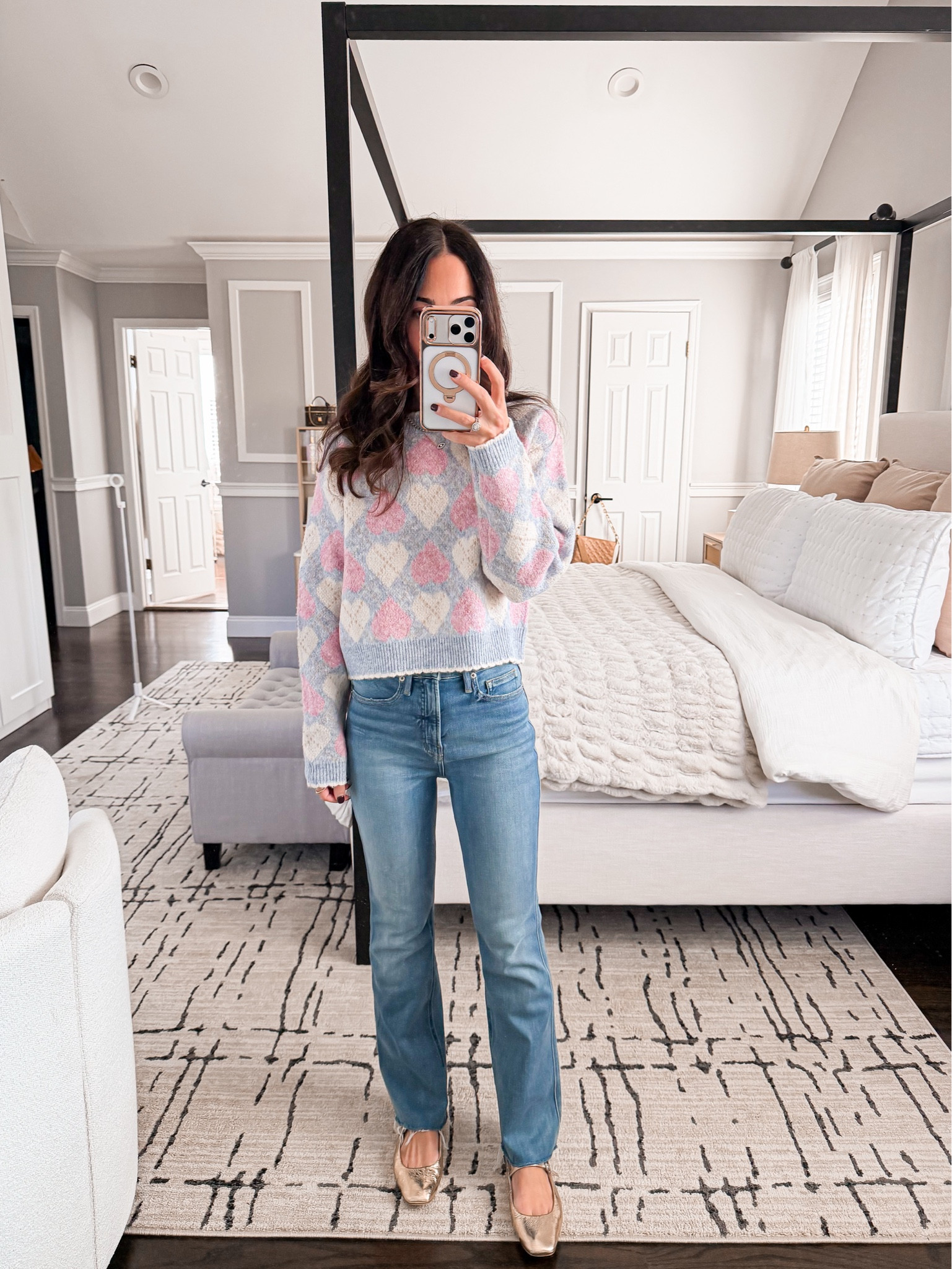 This Valentines Day sweater looks way more expensive than it is (and it’s SO SOFT 🙌🏻) 🔗⬇️

#LTKmomlife #LTKOver40 #LTKFindsUnder50