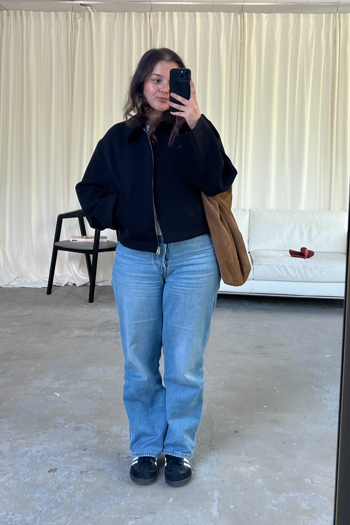 Minimal style inspo. Mid size minimal style inspo. Petite size style inspo. Summer outfit ideas. Petite style. Petite fashion. Mid size fashion. Mid size style. Minimal outfits. Minimal work outfit. Casual chic outfit. Transitional outfit. Spring outfit inspo. Transitional outfit inspo. 

#LTKnederlands #LTKeurope #LTKmidsize