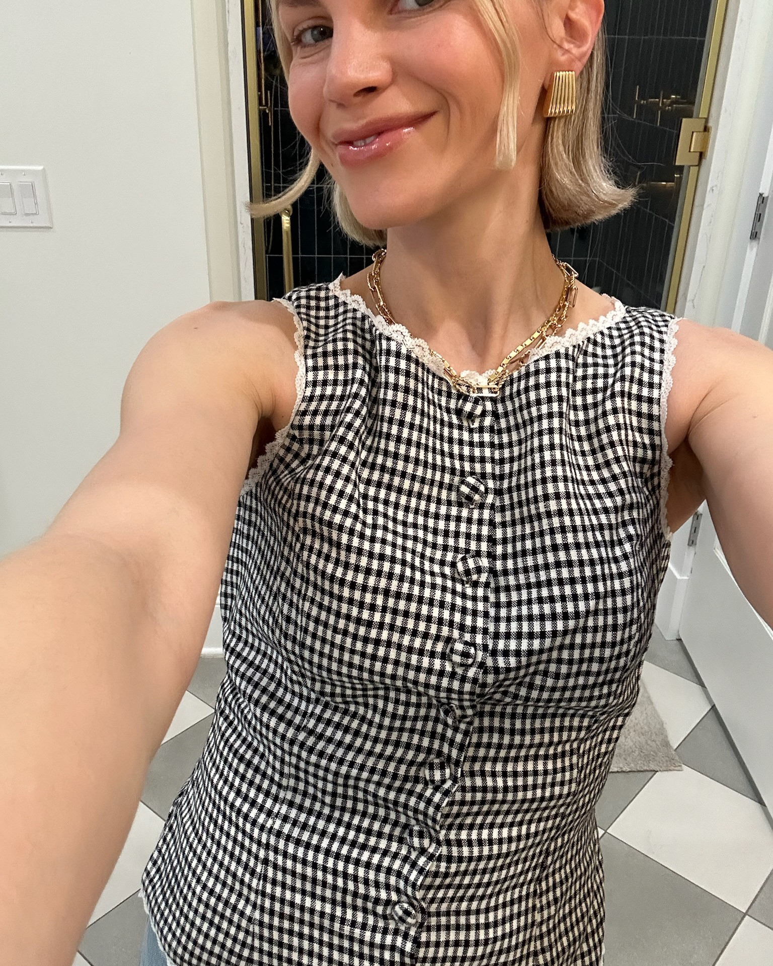 OOTD 🤍

spring fashion | gingham top | favorite denim