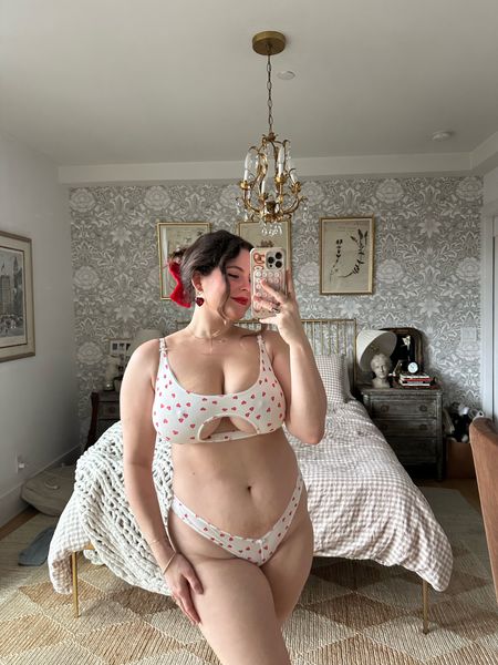This heart set from skims is perfection! Their Valentine’s Day lingerie collection is so good and they still have this set in stock!

#LTKstyletip #LTKmidsize #LTKfindsunder50