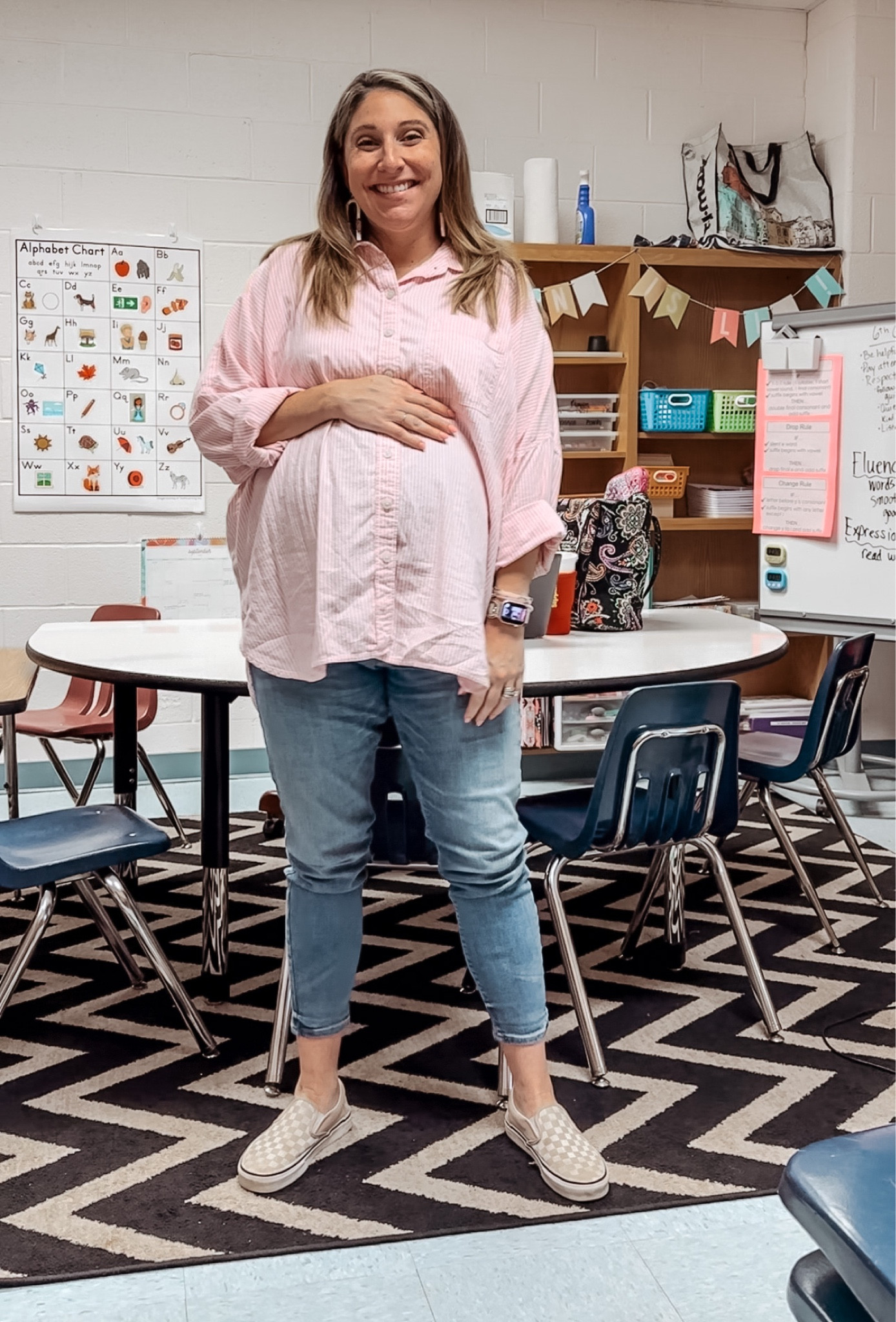 “Last day of work before baby” outfit
Top L / jeans (maternity) 14 / shoes tts

#LTKworkwear #LTKmidsize #LTKbump