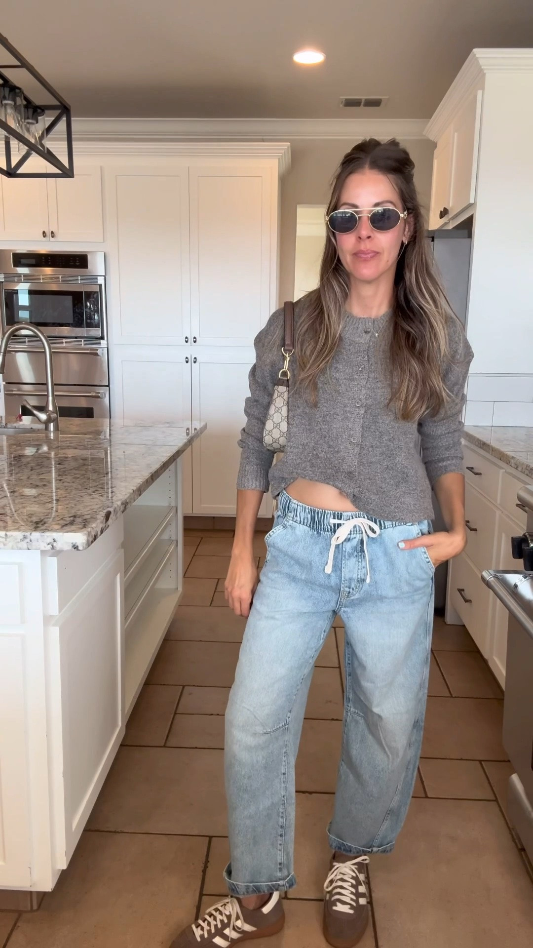 Comfy casual fall outfit perfect for the days you have nothing to wear. Comment NEED for all the details to shop.
.
.
.
Gap jeans gap denim gap style Amazon sweaters fall style#gapjeans #millennialmomstyle #casualfallstyle #weekendoutfit