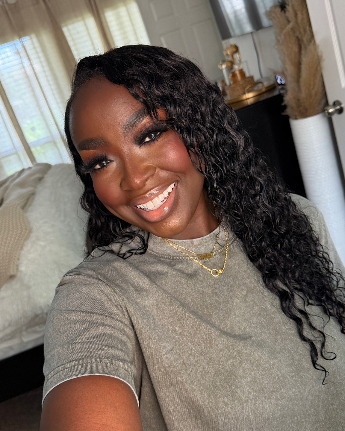 Neutral soft glam makeup still has me in a chokehold. What makeup video recommendations do you have? Lmkkkkk