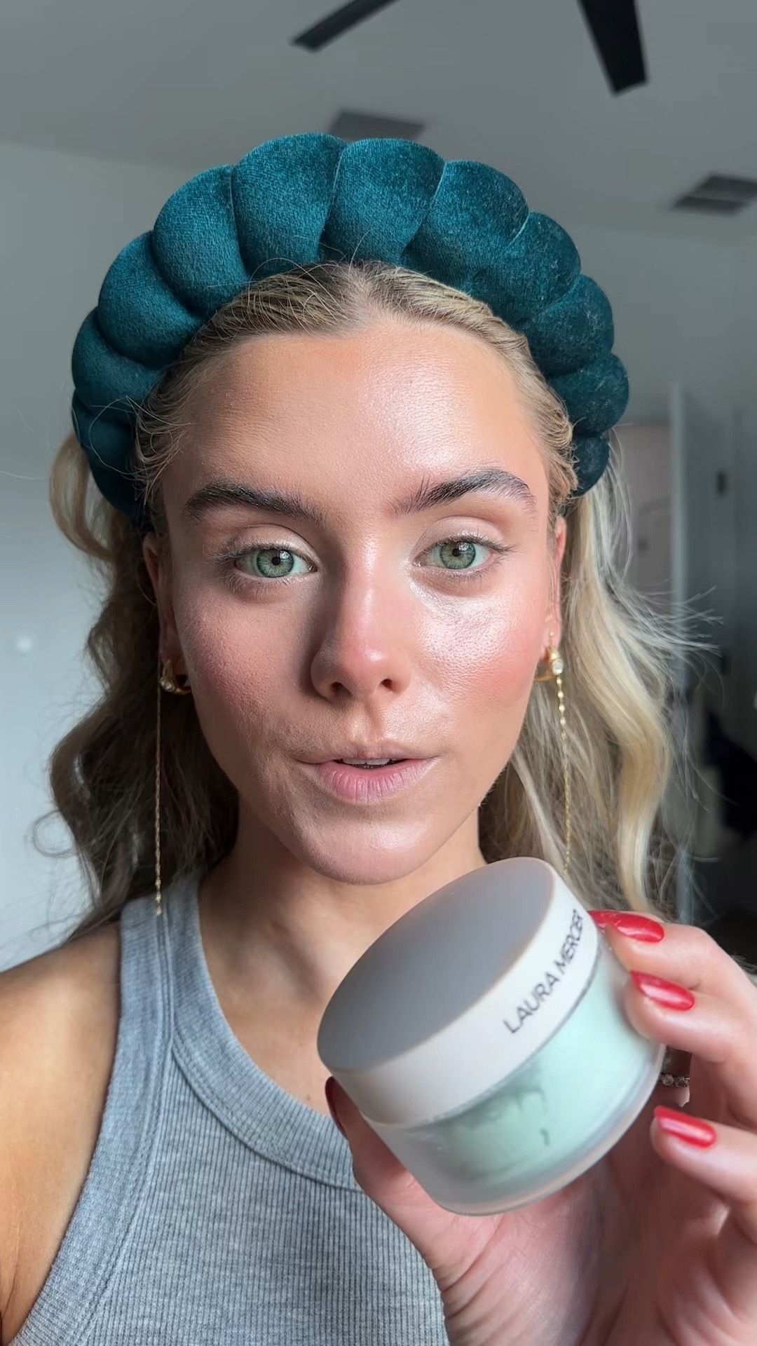 Laura Mercier's Translucent Loose Setting Powder Ultra-Blur is talc-free and infused with hyaluronic acid for comfortable 16-hour wear and ultra-blurring power. Like the original cult favorite, this powder has a weightless texture so skin looks and feels soft, smooth and flawless

#LTKselfcare #LTKgrwm #LTKBeauty