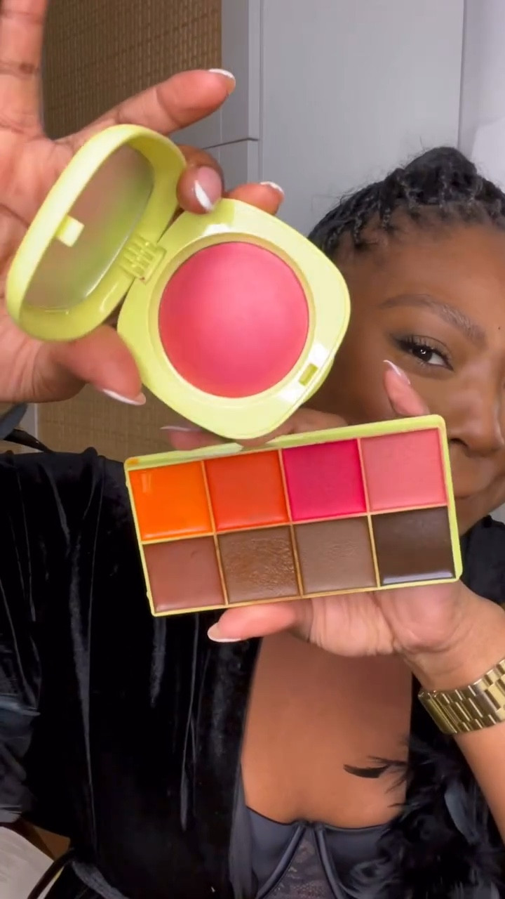 Is it Worth The Hype?…🫠

I’m back at it again… Trying another viral beauty product in hopes of finding great products that work well on black/brown skin tones!

Let’s unbox & test the viral @madebymitchell blursh pods with my curve case in shade ‘deep’. Then I’ll share whether it was worth the coin I spent or not!!

My makeup Details:
- Hangover primer @toofacedlovestheuk 
- Skin Silk Foundation @makeuprevolution (F15, F13.5
- Studio Radiance Concealer @maccosmeticsuki (NC47)
- Easy Bake setting powder @hudabeauty (Kanufa)
- Curve Case @madebymitchell (deep)
- Soleil bronzer @guccibeauty 
- The warrior palette @juviasplace 
- Tattoo liner @kvdbeauty 
- Great Lash Mascara @maybelline 
- Blursh Pods @madebymitchell 
- Brow Seal @jeccablac 
- Trace’d out liner (Coal blooded)
- Gloss Bomb Stix (Fenty glow, Spic’d cold)
@fentybeauty 
- Airbrush setting spray @charlottetilbury 

For all the details, there’s only one place you need to go. You know where 😉

#curvecase #blurshpod #makeupreview #viralmakeup @hudabeautyshop @tracepublicity @seen_group @esteelaudercompanies @cotyukpr @lorealgroupe #makeuptutorial #browngirlmakeup #bbloggersuk #madebymitchell #blusher #creamblush #IGShareYourPassion