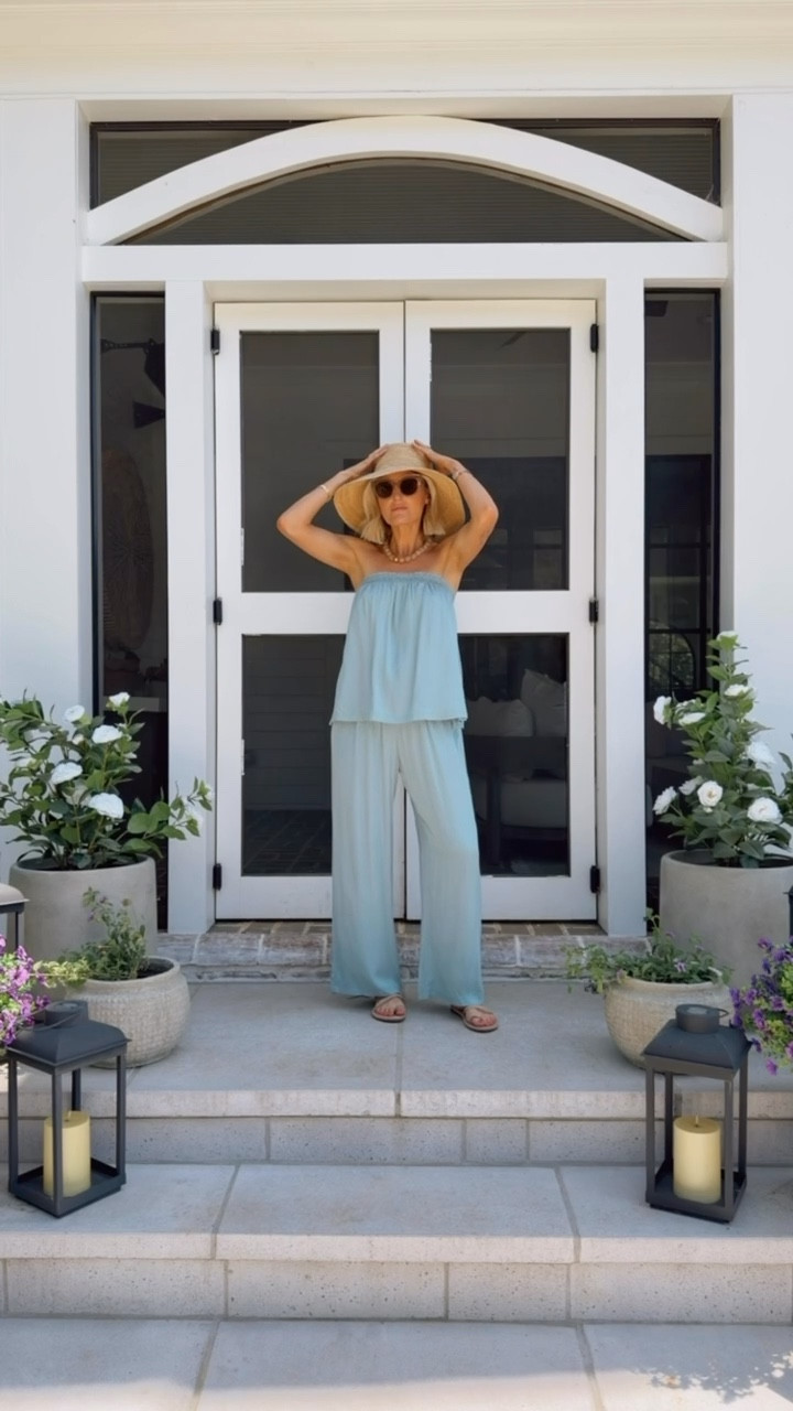 Obsessed with this linen strapless matching set! It comes in 6 other colors & it’s under $45! Wearing size small. 

Loverly Grey, Amazon find, Amazon fashion, strapless linen matching set, vacation outfit ideas, spring fashion, spring outfit ideas 

#LTKTravel #LTKSeasonal #LTKootd