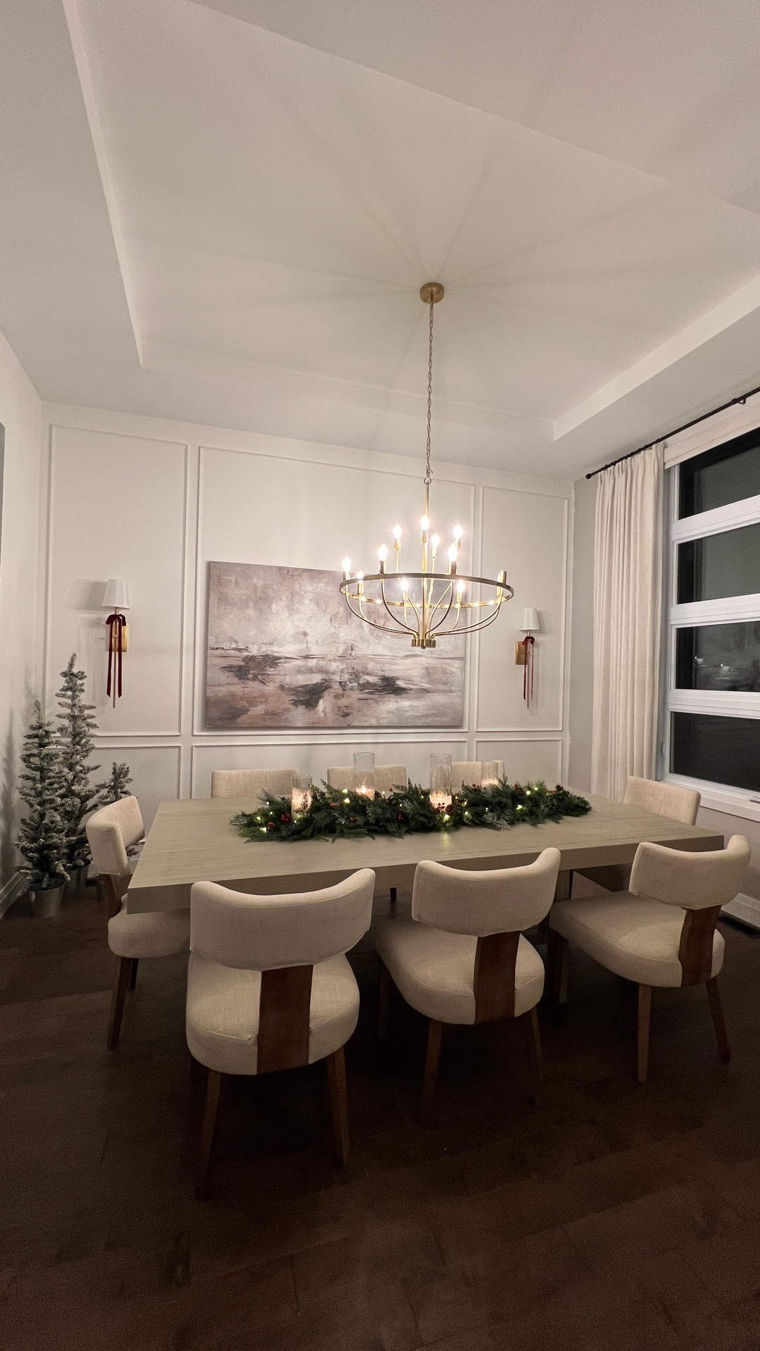 Dining room holiday table decor with garland, glass hurricane candles and velvet burgundy bows. 

#christmas #christmasdiningroom #diningroom #velvetbows #christmasdecor #cyberweek #blackfriday #burgundydecor #ltkxwayday #ltkxprimeday #ltkfindsunder50 #burgundychristmas

#LTKsale #LTKholiday #LTKhome