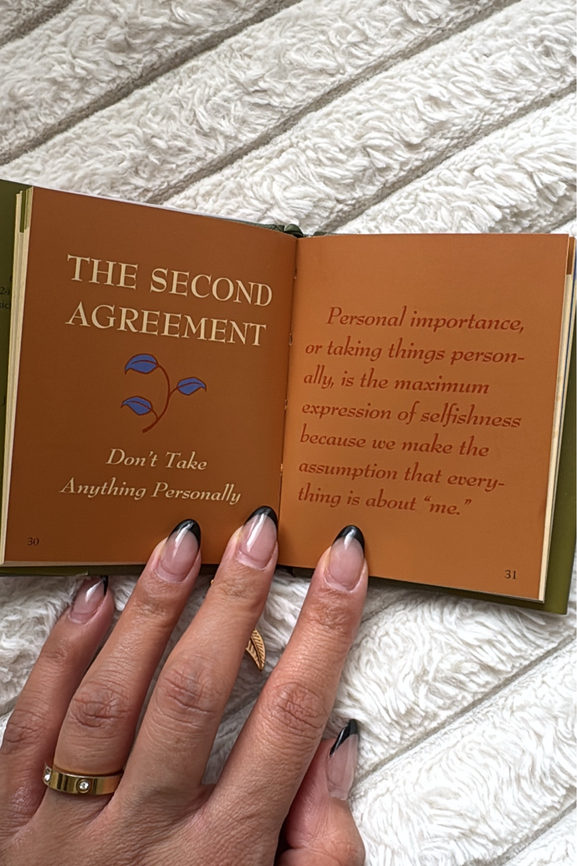 I love this little book! The Four Agreements is perfect for a quick mindset reset, it’s simple, powerful, and full of wisdom. Great for daily inspiration, personal growth, and shifting your perspective on life. A must-have for your nightstand or to carry on the go! 💫📖 

#LTKgiftguide #LTKcanada