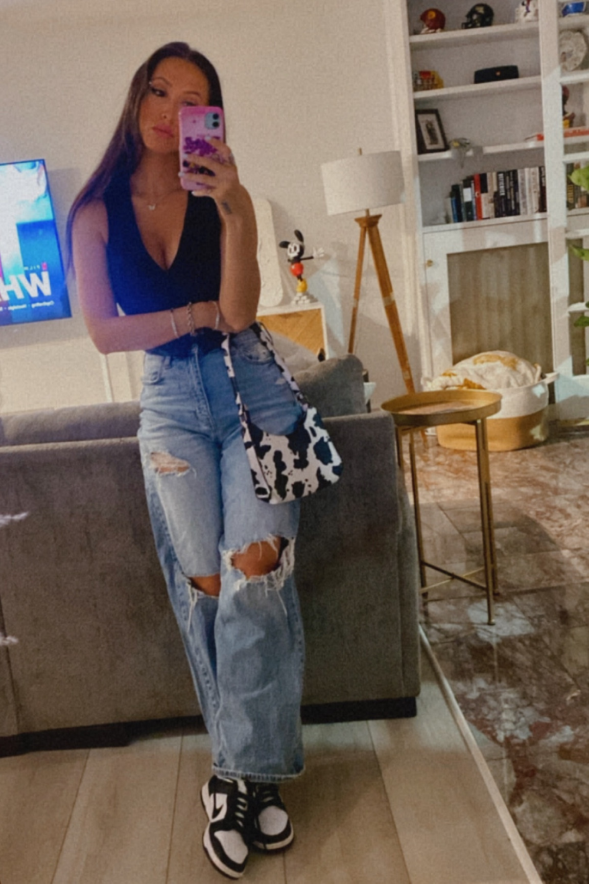 Friday Night House Party🖤🤍 #LTKoutfitinspo 
•
top and jeans bought directly from @brickmarketboutique Instagram 

#LTKparties