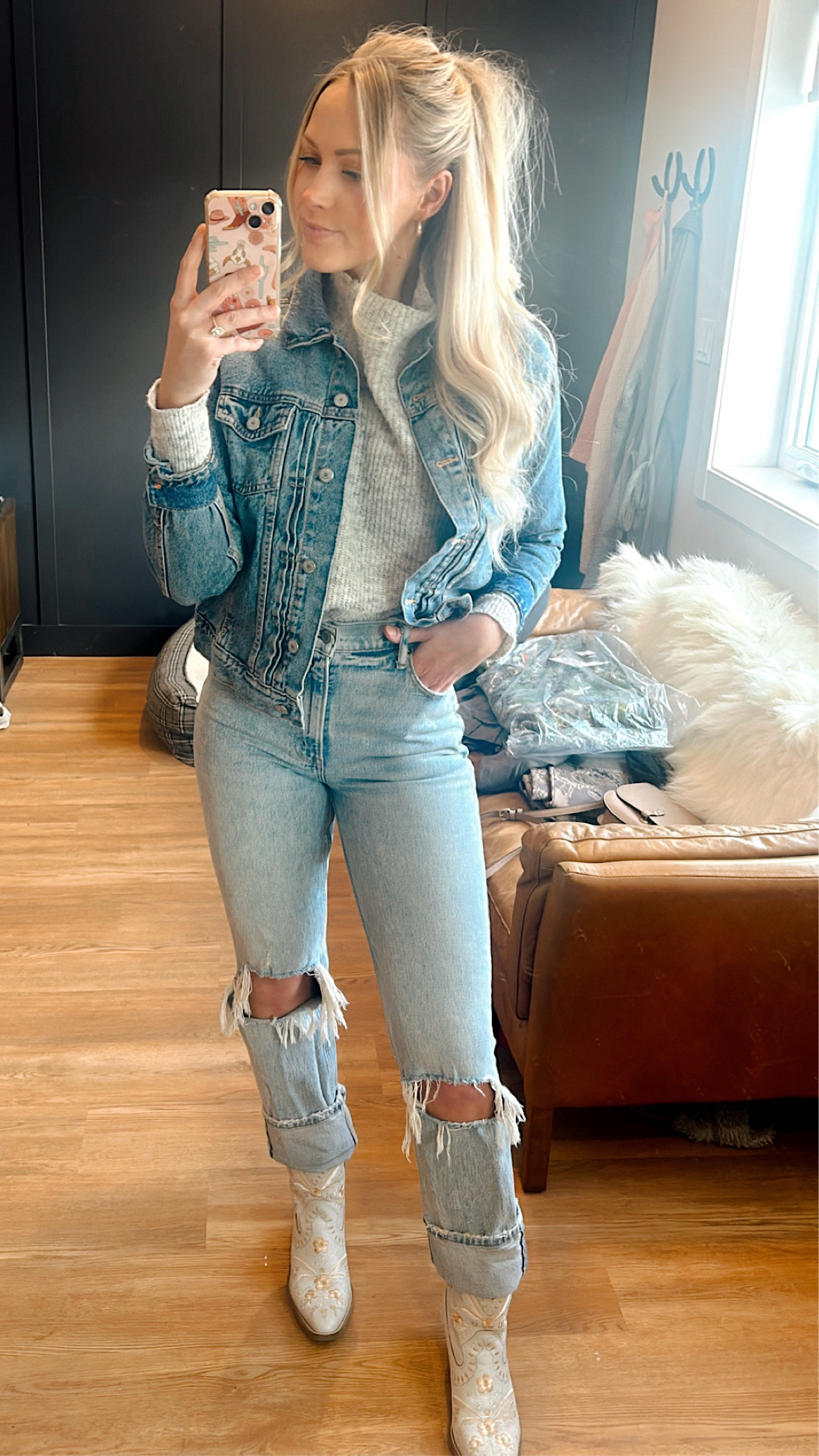 OOTD for the first of the Wedding Appointments 💍 The perfect bridal Boots and my all time fav jeans! 

#LTKShoeCrush #LTKWedding