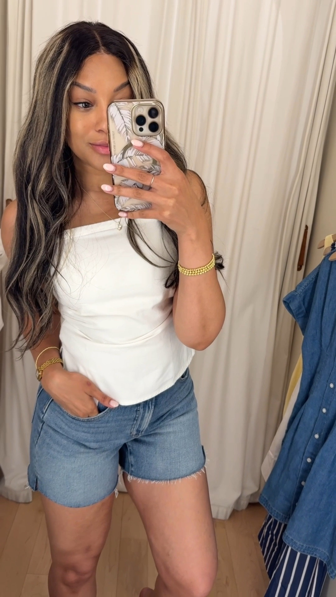 I’m 5’7 and LOVE when I find a pair of mid true length jean shorts 🤩 wearing size 27 in Madewell Perfect Mid Length shorts true to size and size 00 in white denim tank (love the removable straps!) 🤍

Madewell jean shorts denim casual outfit white strapless tank classic summer linen modest

#LTKxMadewell #LTKSaleAlert