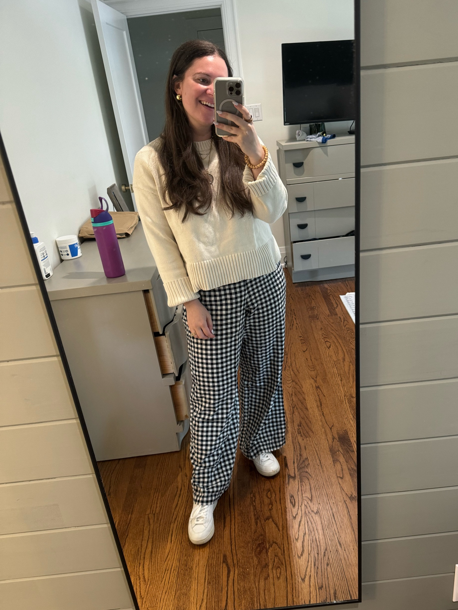 Comfy spring basics outfit! Wearing M in bottom, sweater and tee. Shoes run a little small