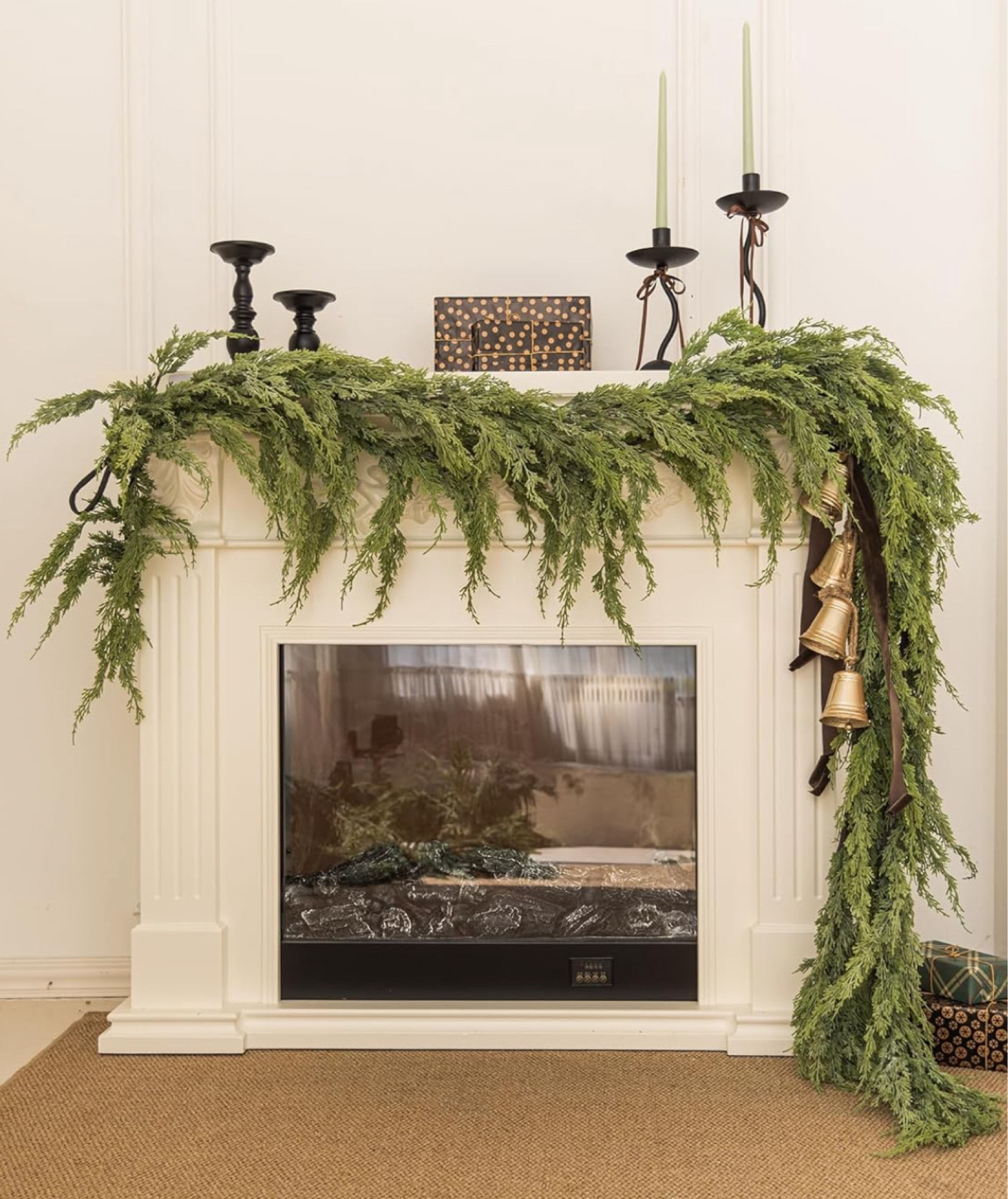 Just ordered this 9ft cedar garland to layer with my other garland on my mantle!

This one will arrive mid Oct! It’s time to order your holiday decor now. The closer we get, things will sell out! 


#LTKStyleTip #LTKHome #LTKSeasonal