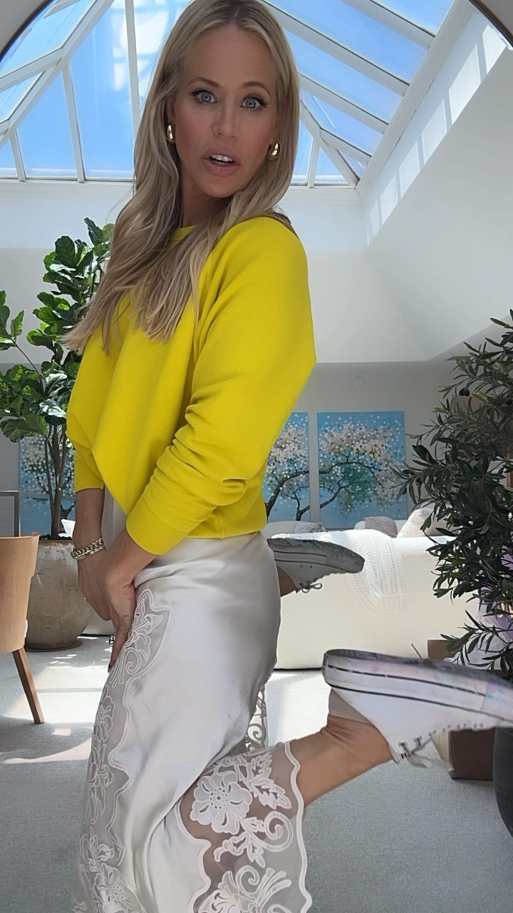 I LOVE all “The Great” sweaters. It goes amazing with your fave jeans or a silk skirt. 



#LTKVideo #LTKStyleTip #LTKSeasonal