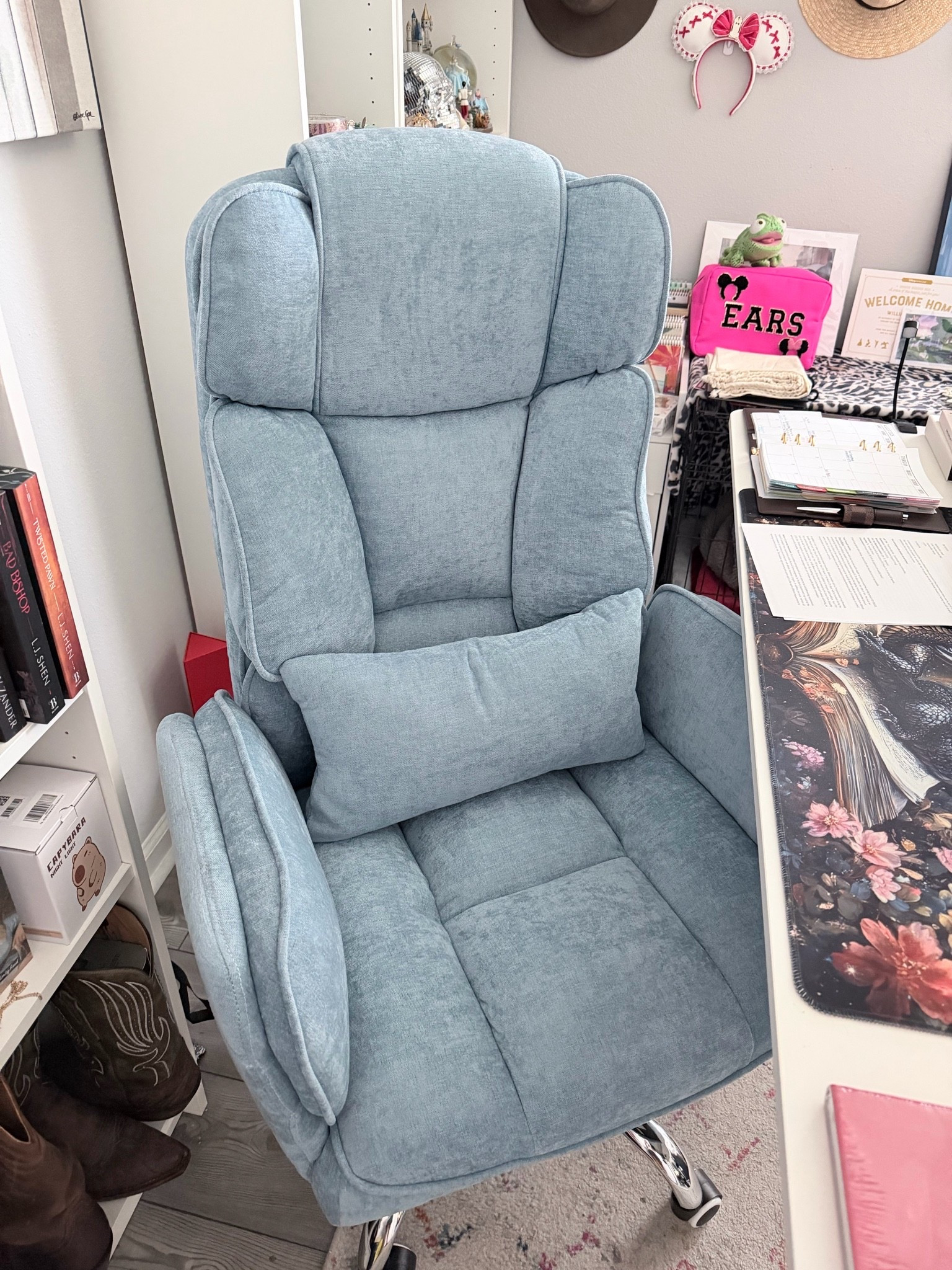 New job calls for a new office chair! 

I wanted a more comfortable office chair since my job is work from home and this one is so good! It’s very plush and the arm rests will drop so you can sit crisscrossed or have your pet join you! The chair is easy to assemble, it comes in 4 color options and it is on sale for $179!

#LTKSaleAlert #LTKWorkwear #LTKHome