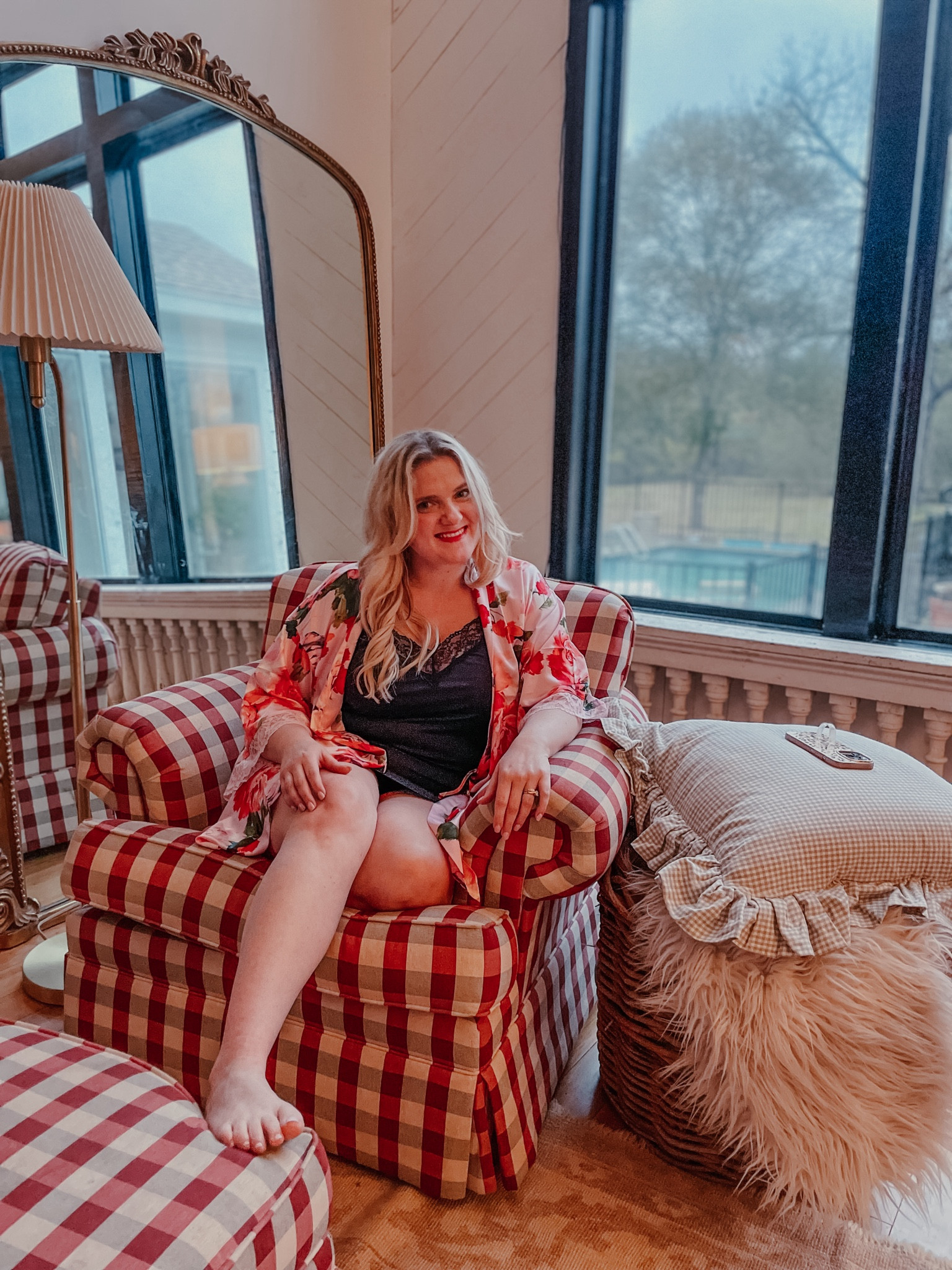 How can you not feel sexy in this robe?! It’s floral feminine with lace and it’s from @walmartfashion it’s affordable and adorable 💖🌼♥️
#walmartpartner #walmartfashion 

#LTKSeasonal #LTKmidsize