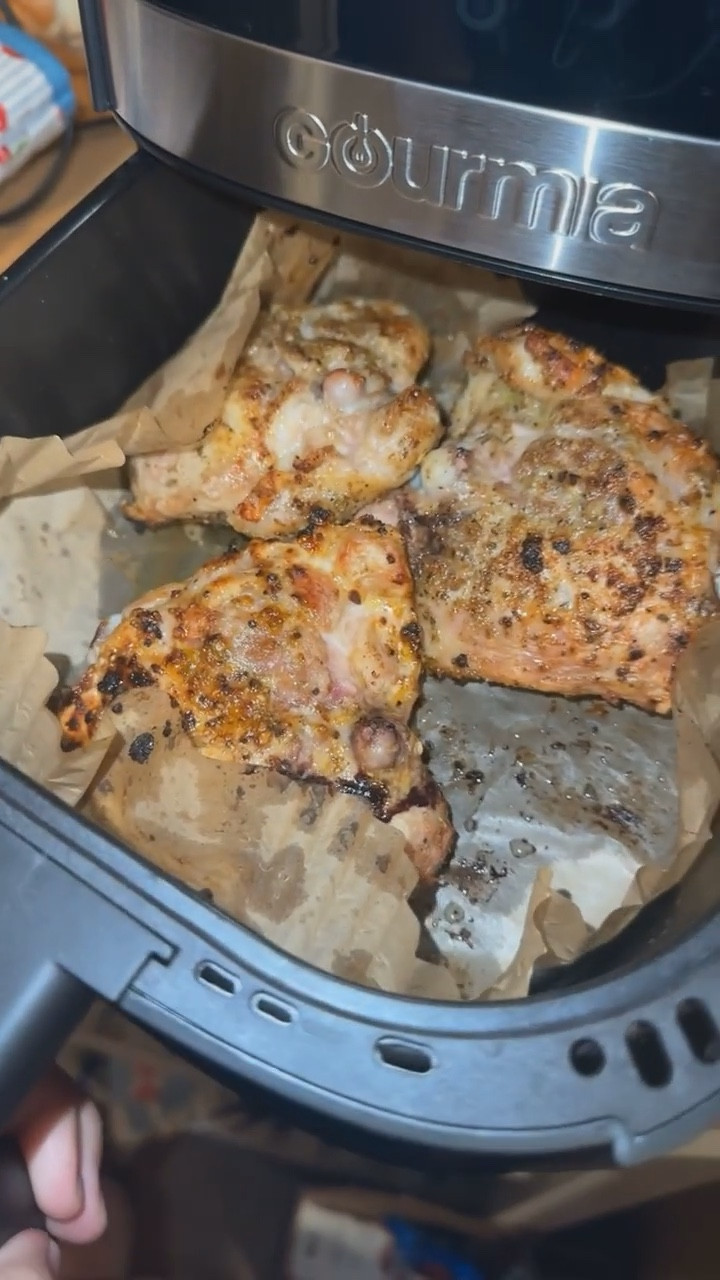 I love air fryer chicken its 10/10 😋😩🤤 

#LTKGiftGuide #LTKFindsUnder50