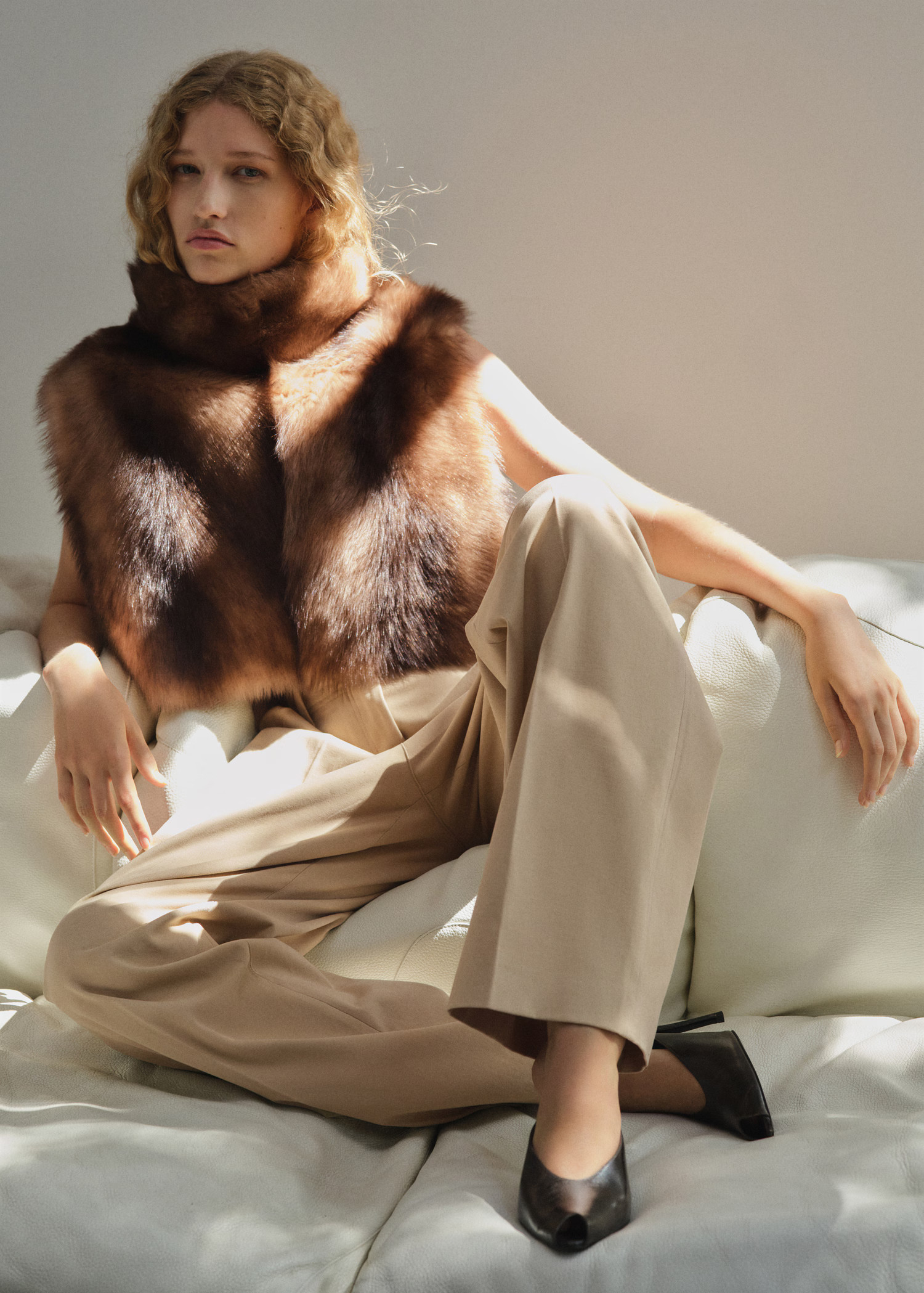 Straight-leg pleated denim trousers | MANGO (UK)