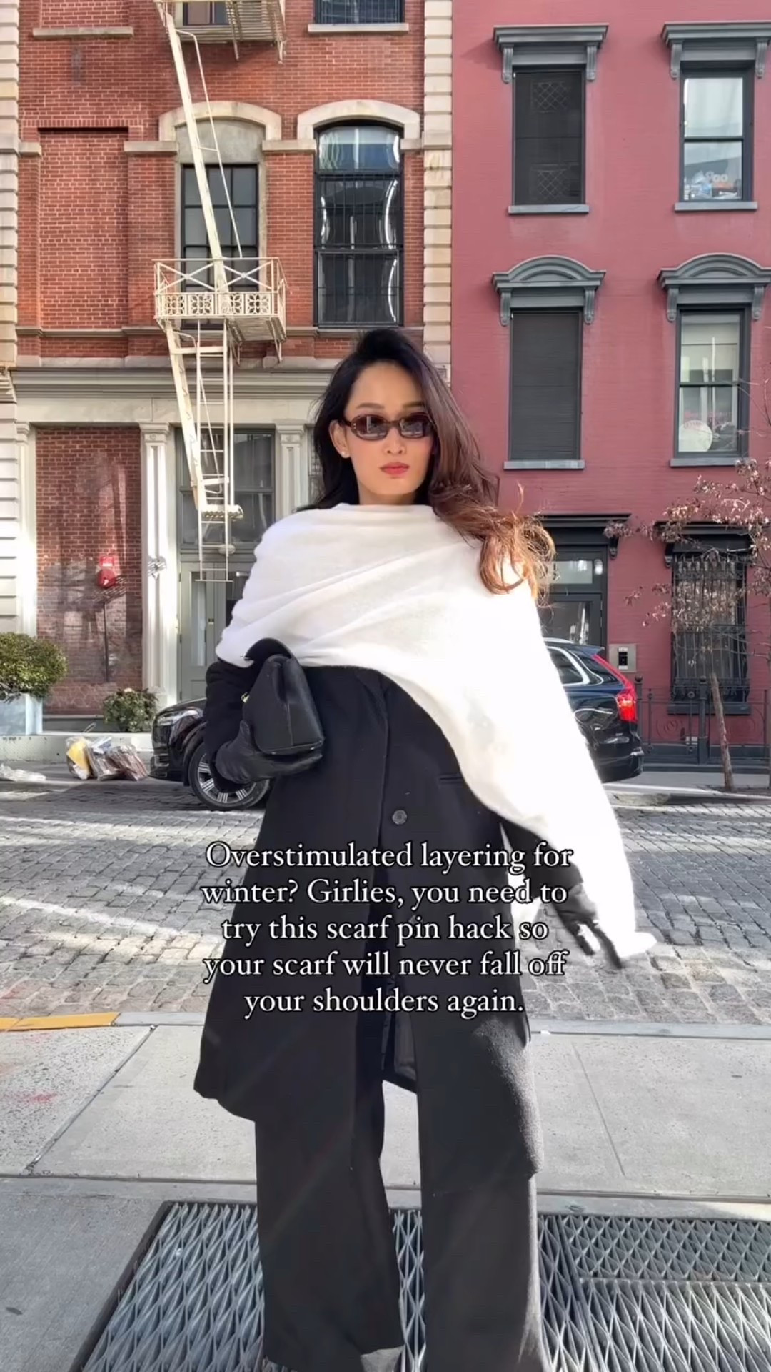 On the go tips! Try a scarf pin if you are feeling overstimulated with your scarf falling off your shoulders every couple of mins, it’s going to hold them in place and save you so much time! #winteroutfitideas #scarftutorial #scarfseason