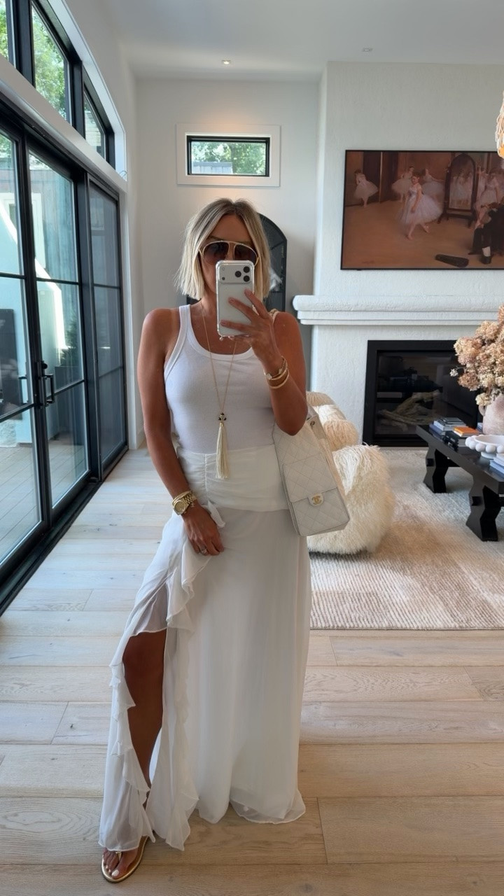 This skirt has endless styling possibilities ❤️❤️❤️ use code ABBY20 for 20% off