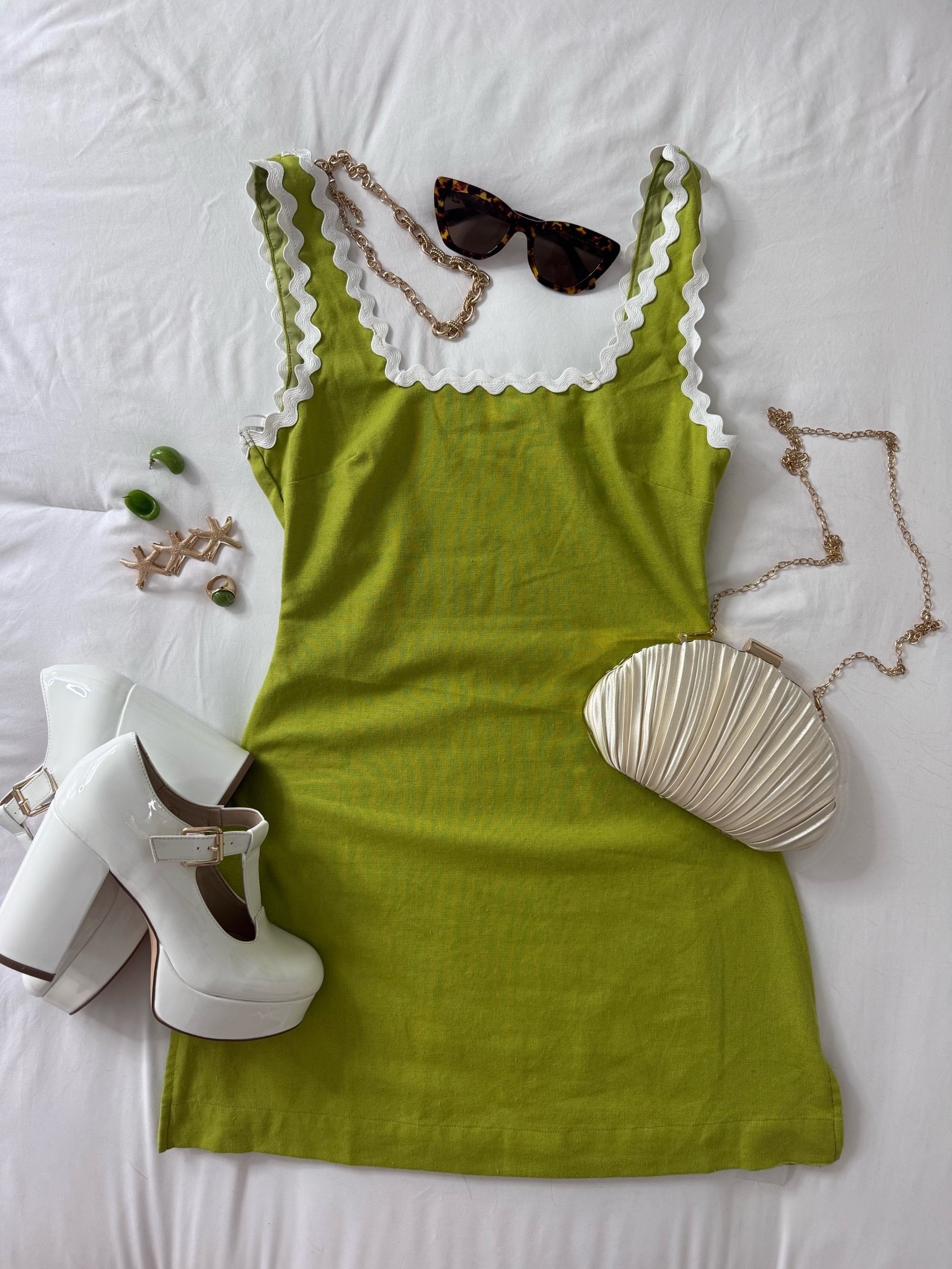 Lulus
Green
Mini dress

#LTKootd #LTKSeasonal #LTKTravel