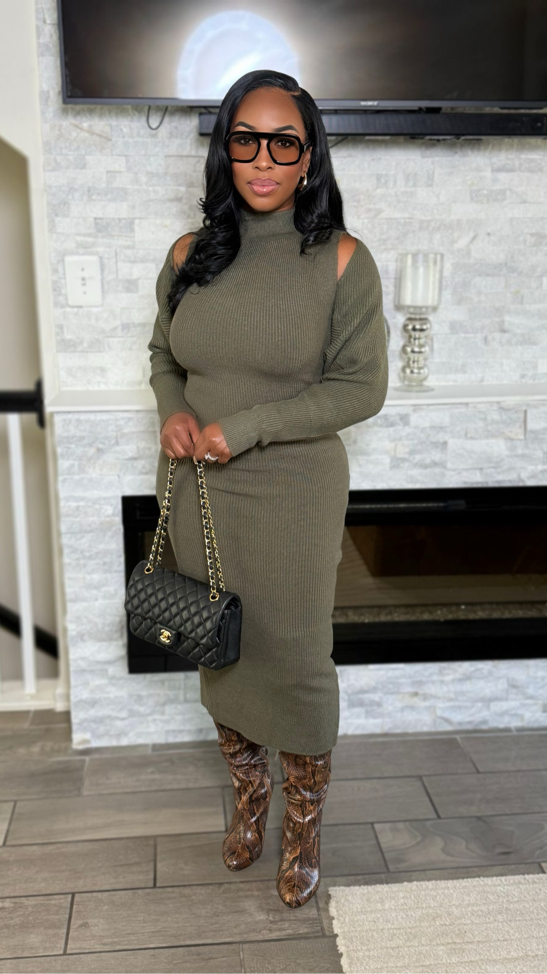 Need a nice fall day date outfit! This two-piece outfit gives the Fall Vibes you’re seeking! Very stretchy and comfortable. Warm but not too heavy. Perfect for a day at the vineyard or brunch ✨