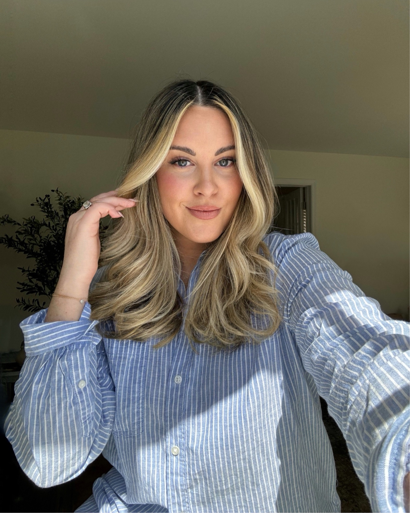 Shark FlexStyle blowout curls in just over 10 minutes. I’ve been styling my hair with this for 2 years now and can’t say enough about how much I love it! It’s a part of the Sephora Sale and you can get up to 20% off with code YAYSAVE (PLUS it’s half the price of the Airwrap!). Full breakdown and review on my blog if you need more convincing! 😉 

Hair care, hair tools, Shark FlexStyle, Dyson Airwrap, Sephora sale 2024, Sephora sale hair care, blow out

#LTKbeauty #LTKxSephora