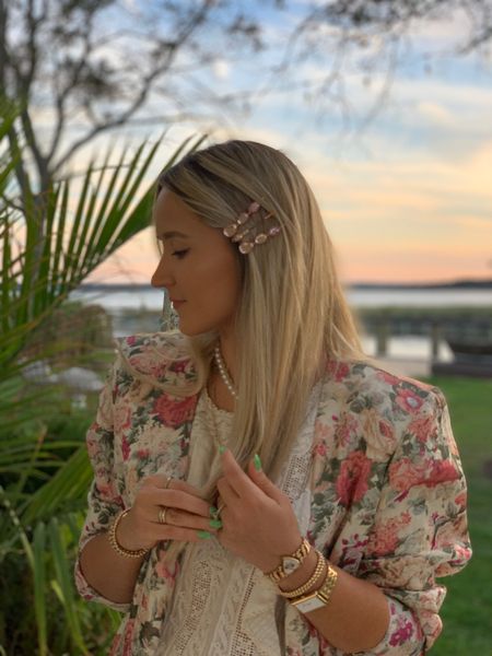 Floral blazers and white Spring minis🤍✨ the perfect combo
#springoutfit #whitedress #blazer #florals #spring #dress #floralblazer #vintage #vintagejewelry




#LTKGiftGuide #LTKSeasonal #LTKstyletip
