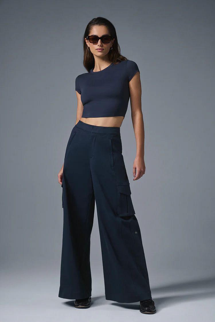 Wide Leg Cargo Show Off Trouser - Navy | Alo Yoga