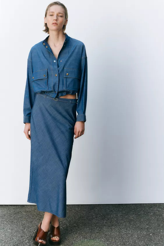 High-neck, long-sleeve bomber-style jacket. Front flap patch pockets. Adjustable elastic drawstri... | Zara US